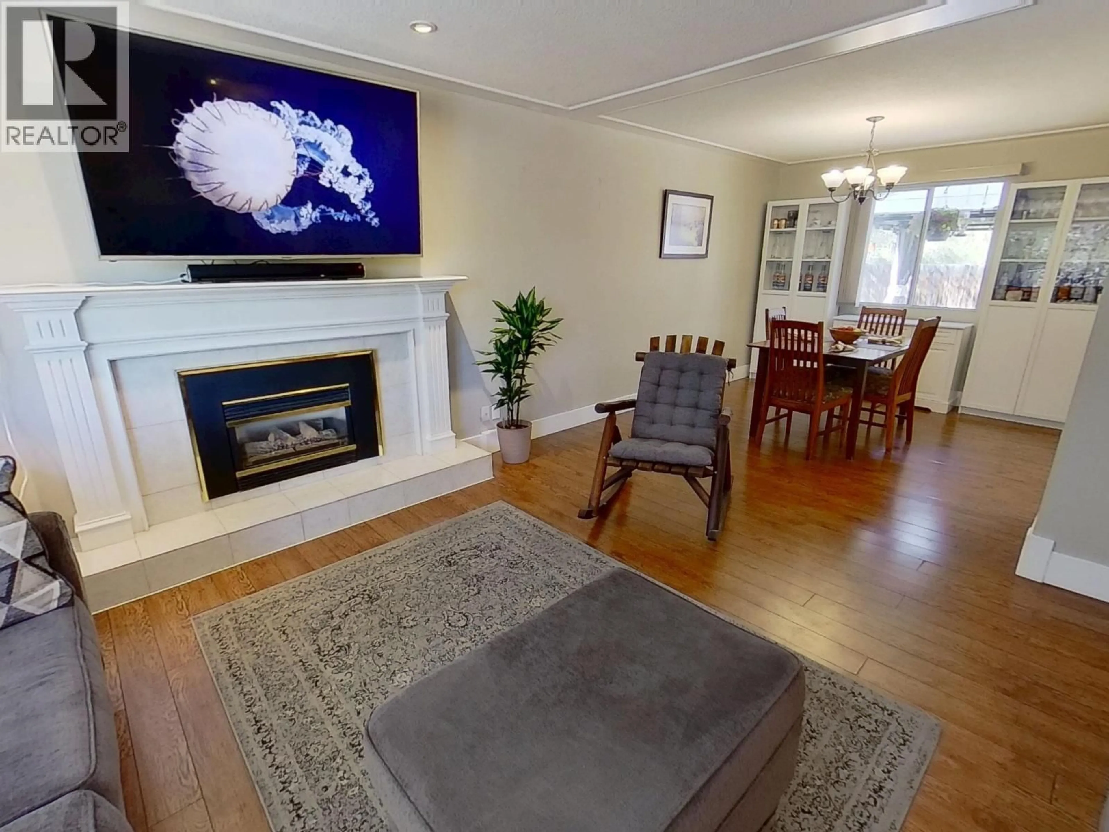 Living room with furniture, unknown for 1375 LEWIS DRIVE, Quesnel British Columbia V2J1K9