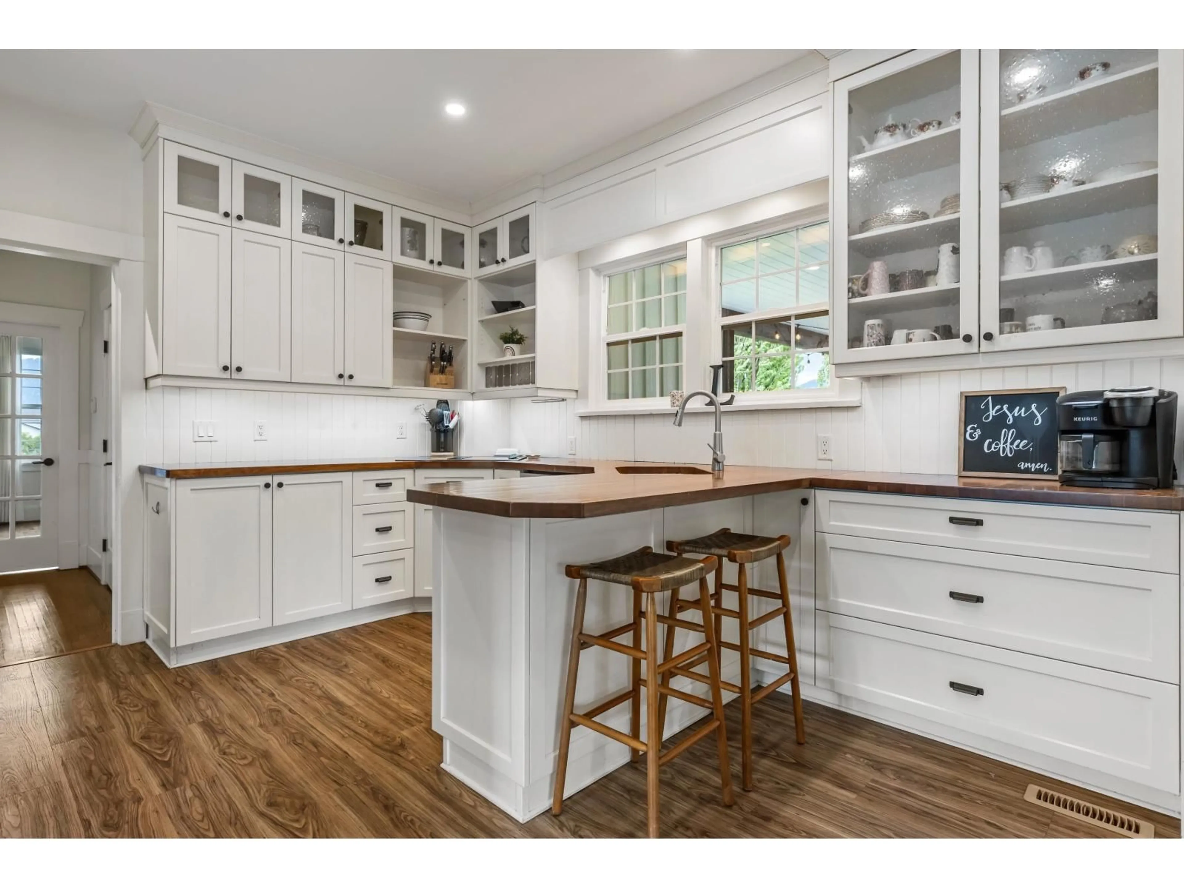 Open concept kitchen, wood/laminate floor for 42383 SINCLAIR ROAD, Sardis - Greendale British Columbia V2R4N8