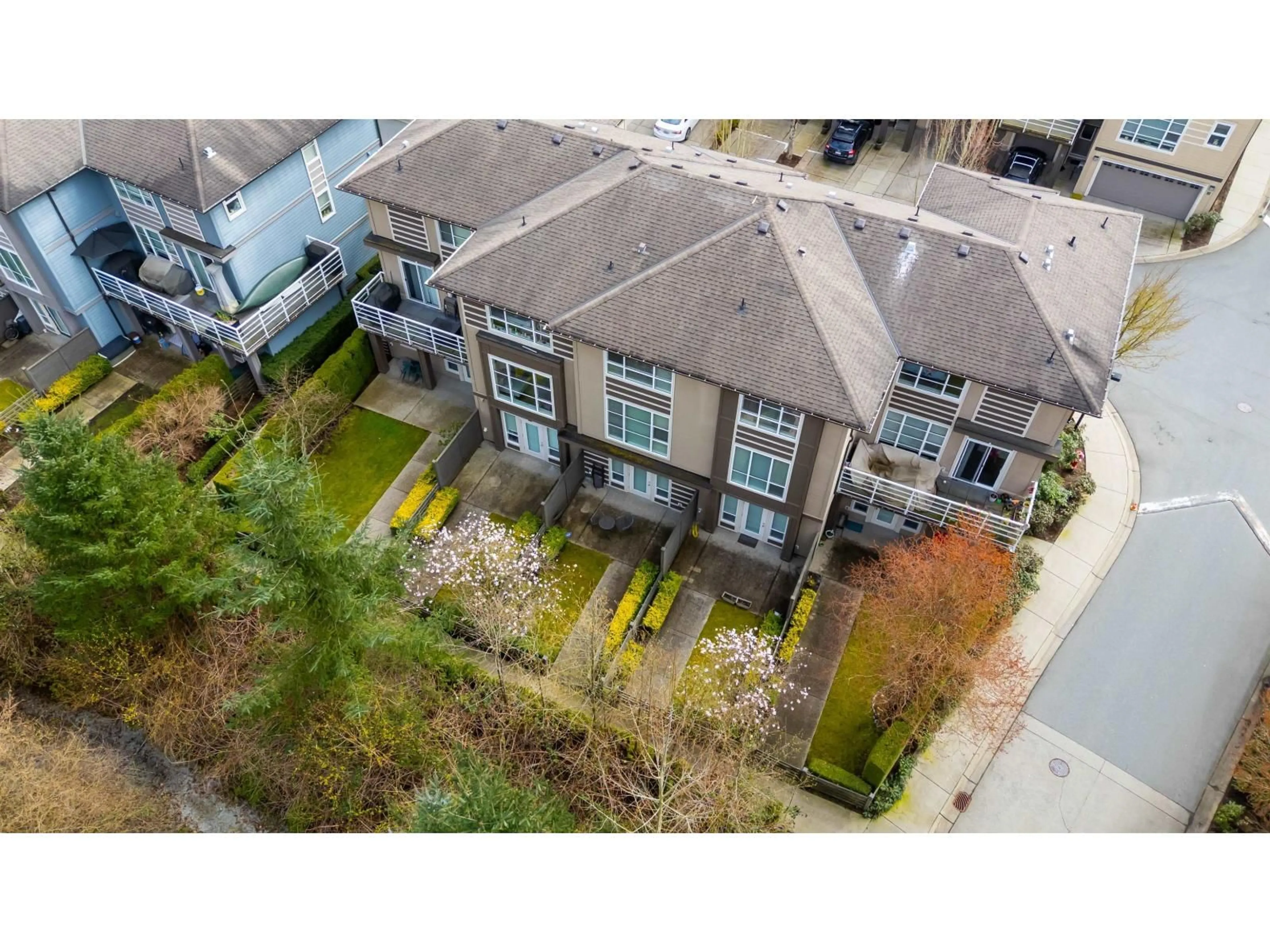 A pic from outside/outdoor area/front of a property/back of a property/a pic from drone, street for 40 - 15405 31 AVENUE, Surrey British Columbia V3Z2W5