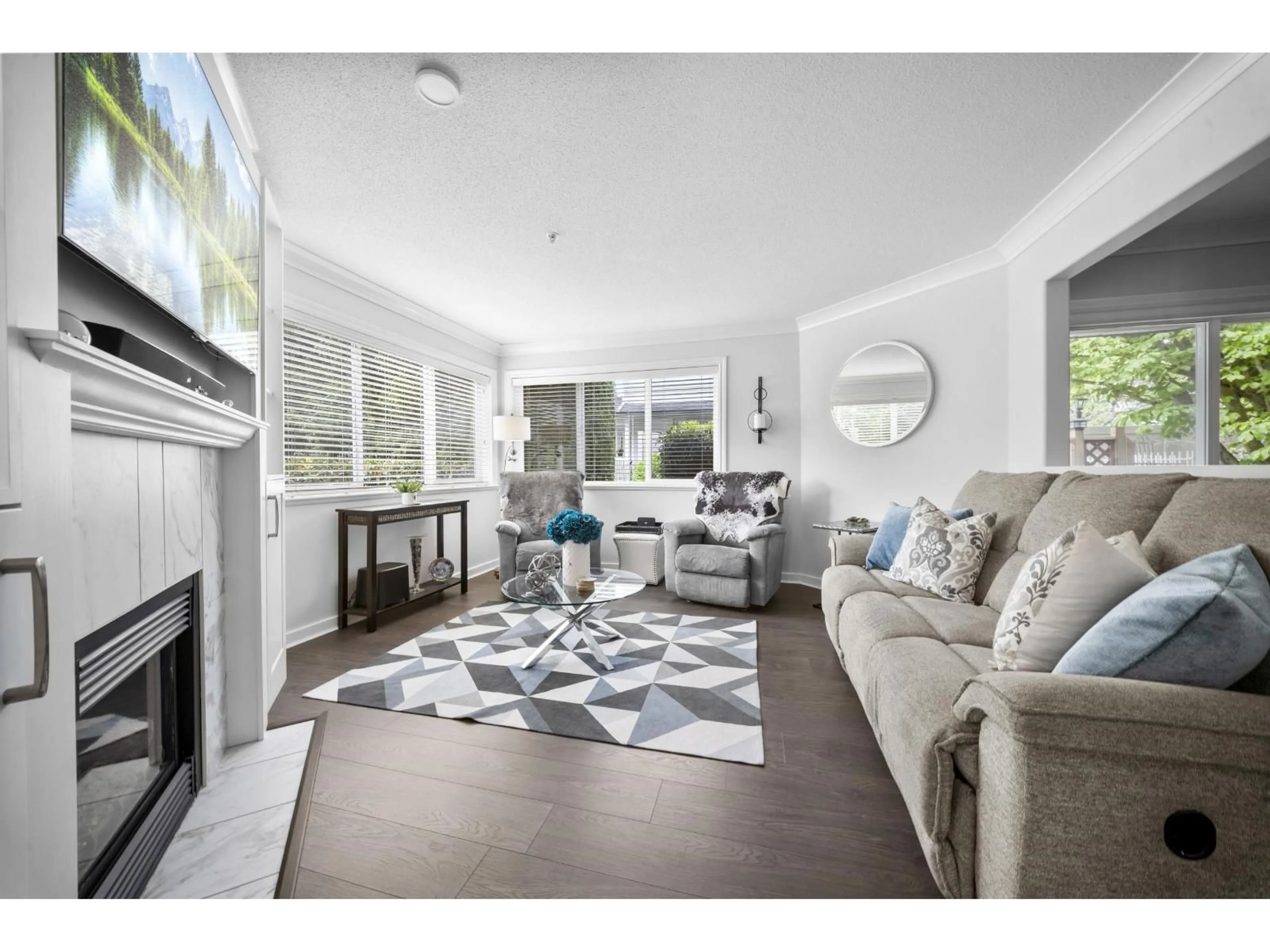 Living room with furniture, unknown for 104 - 15342 20 AVENUE, Surrey British Columbia V4A2A3