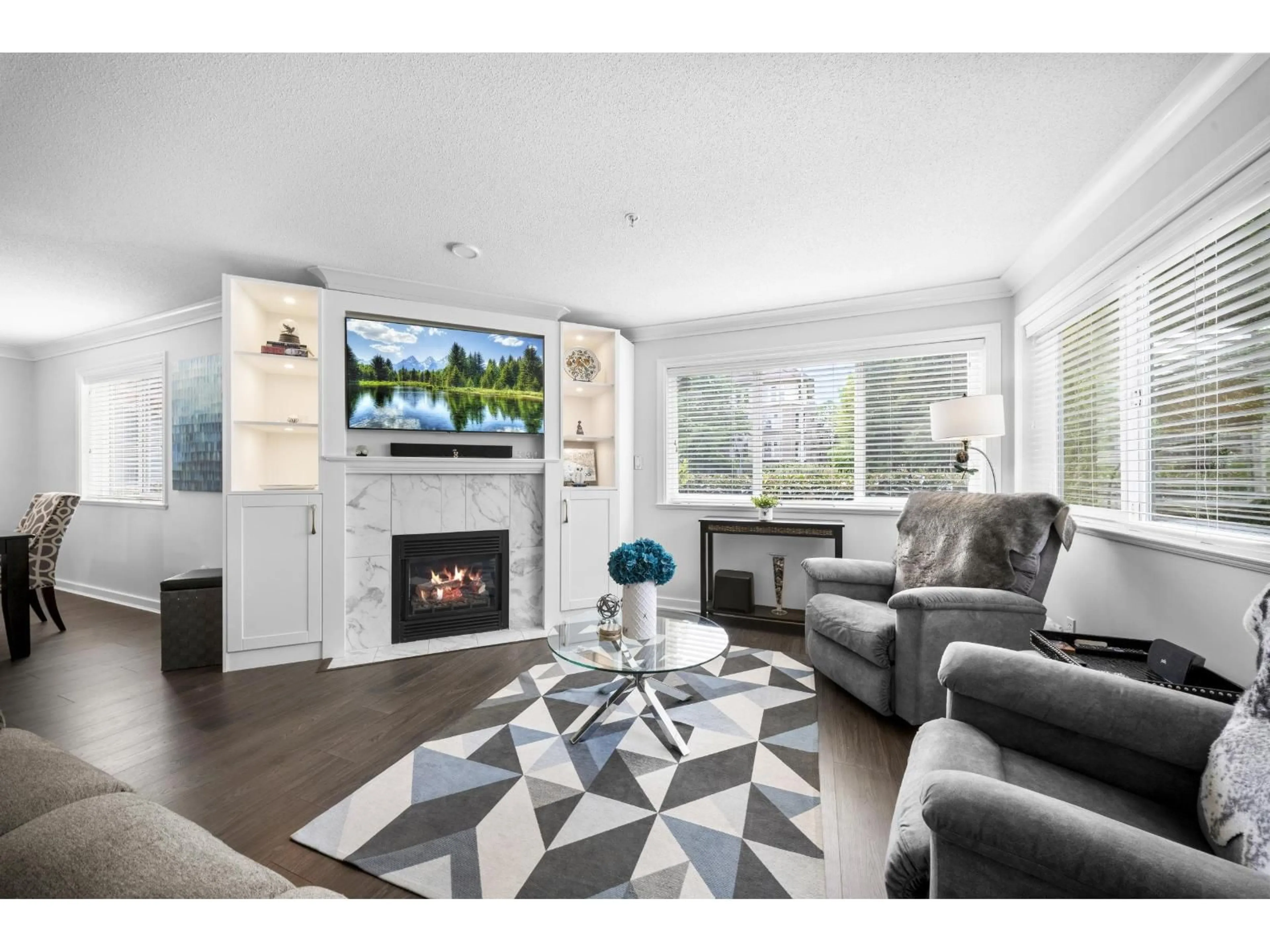 Living room with furniture, unknown for 104 - 15342 20 AVENUE, Surrey British Columbia V4A2A3