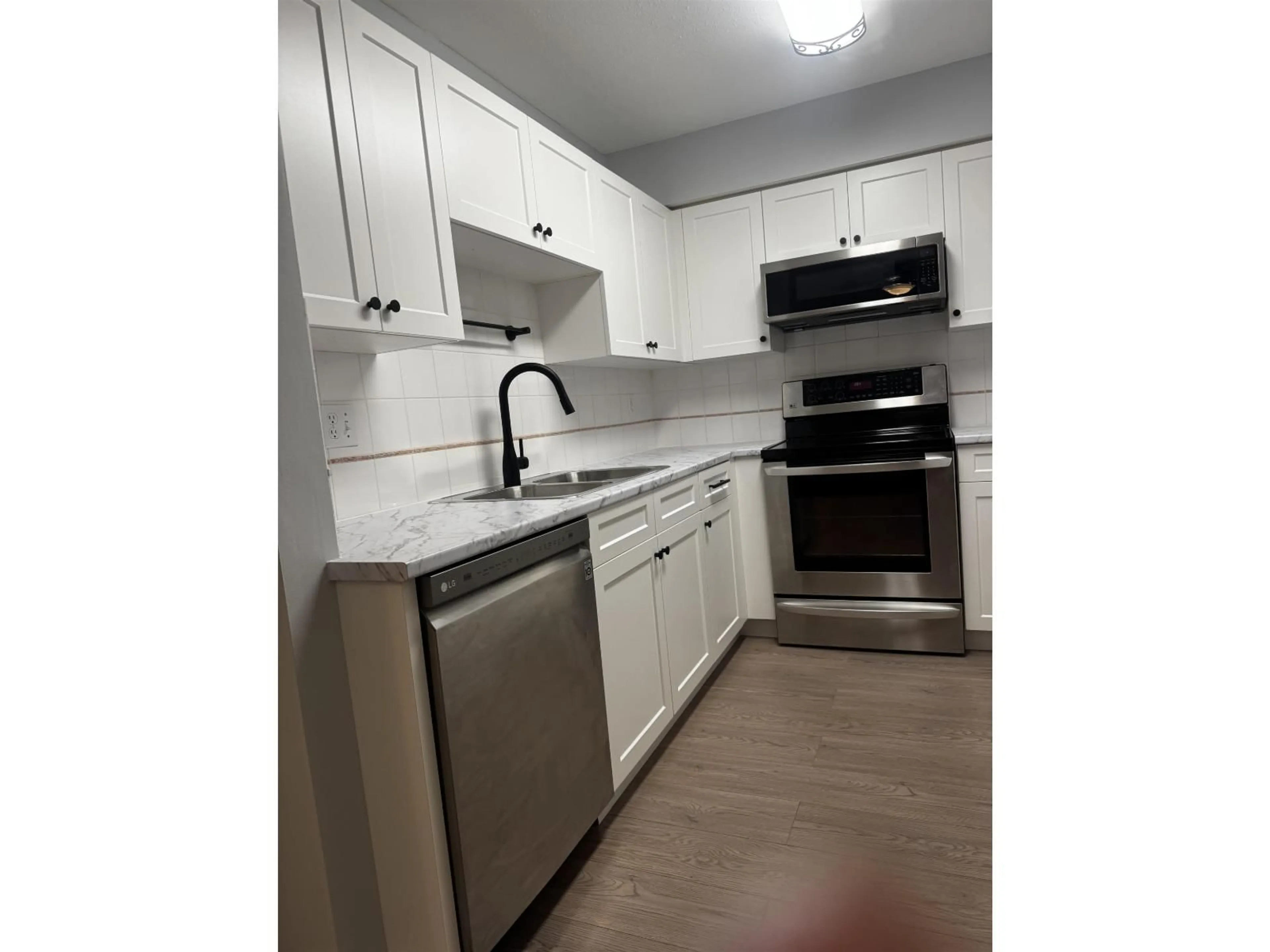 Standard kitchen, unknown for 106 - 1533 BEST STREET, White Rock British Columbia V4B4E9