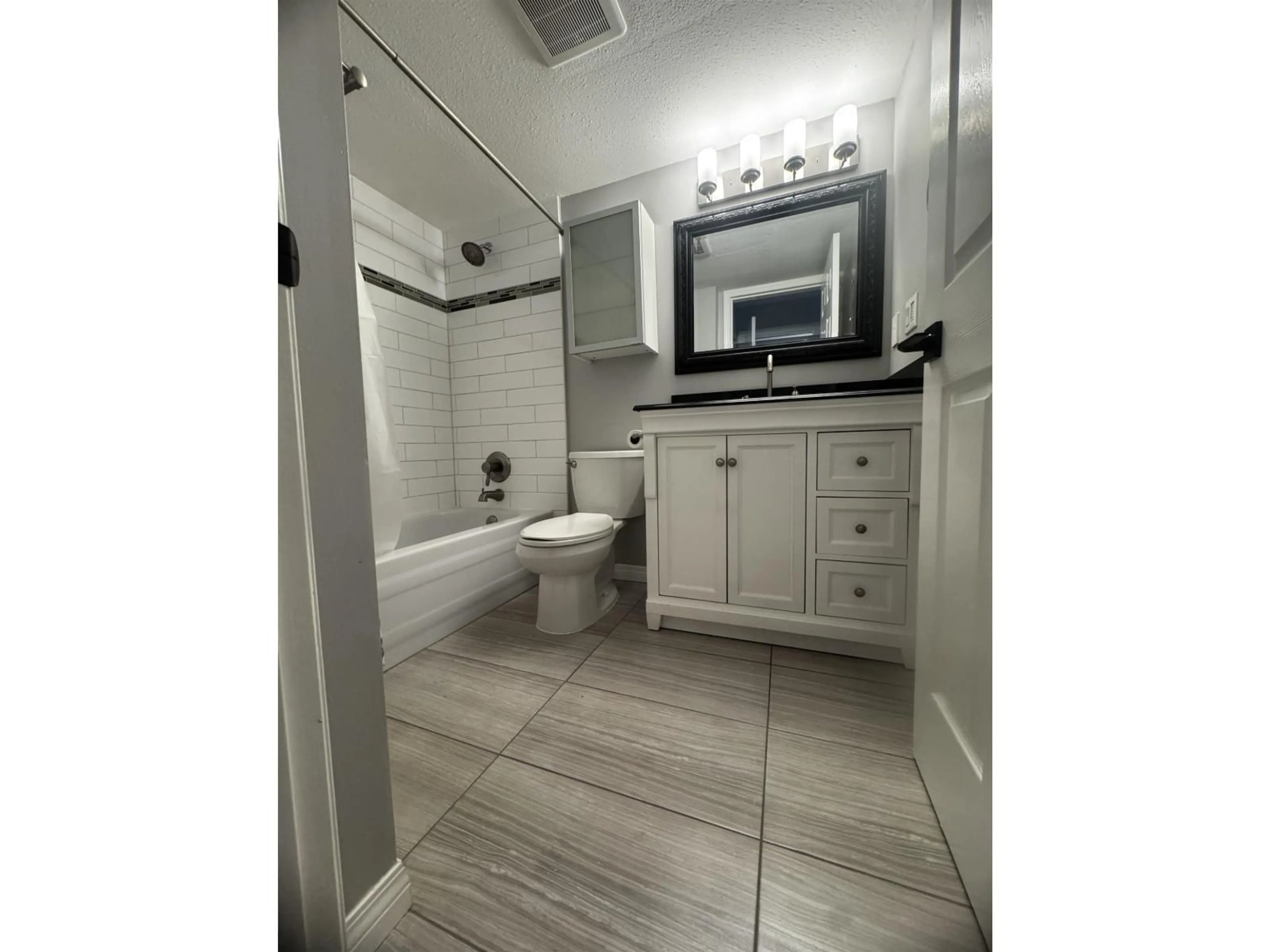 Standard bathroom, ceramic/tile floor for 106 - 1533 BEST STREET, White Rock British Columbia V4B4E9