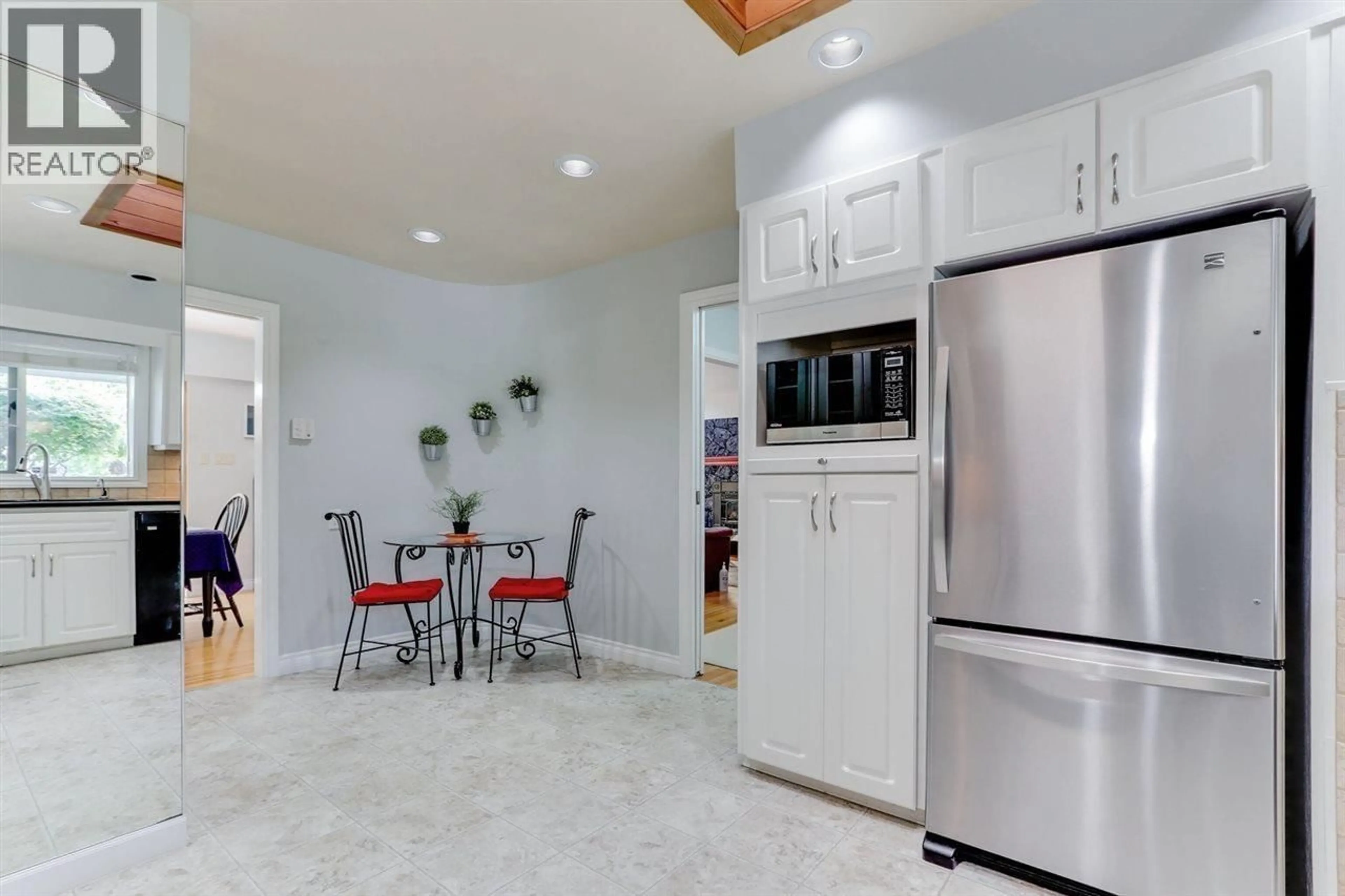 Open concept kitchen, ceramic/tile floor for 4652 WESLEY DRIVE, Delta British Columbia V4M1W4
