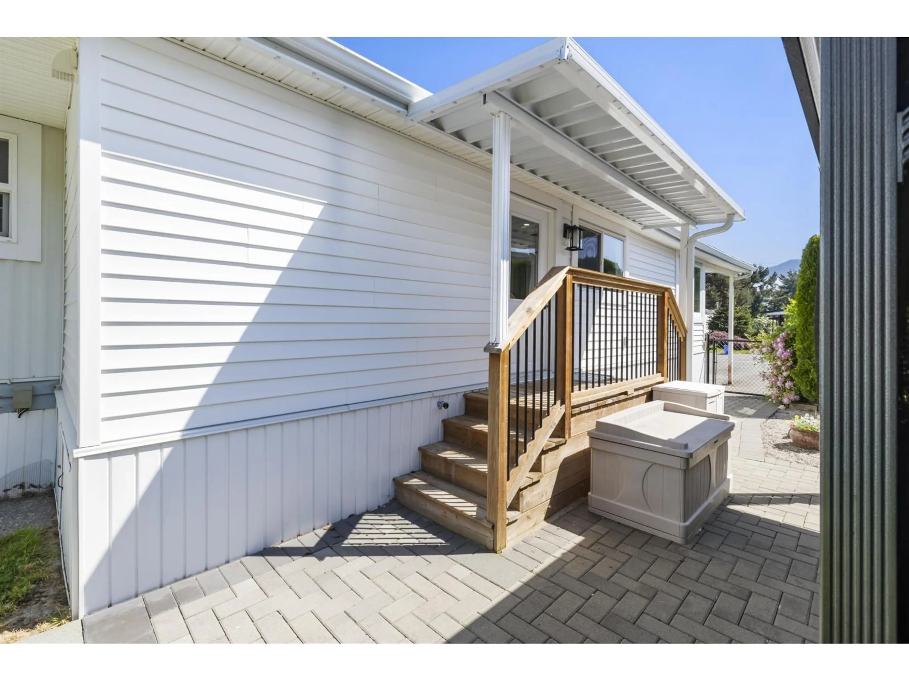 Home with vinyl exterior material, street for 23 - 45640 WATSON ROAD, Chilliwack British Columbia V2R3P9