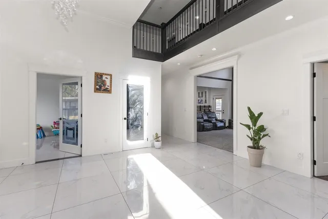2018 VINEWOOD STREET, Abbotsford 3