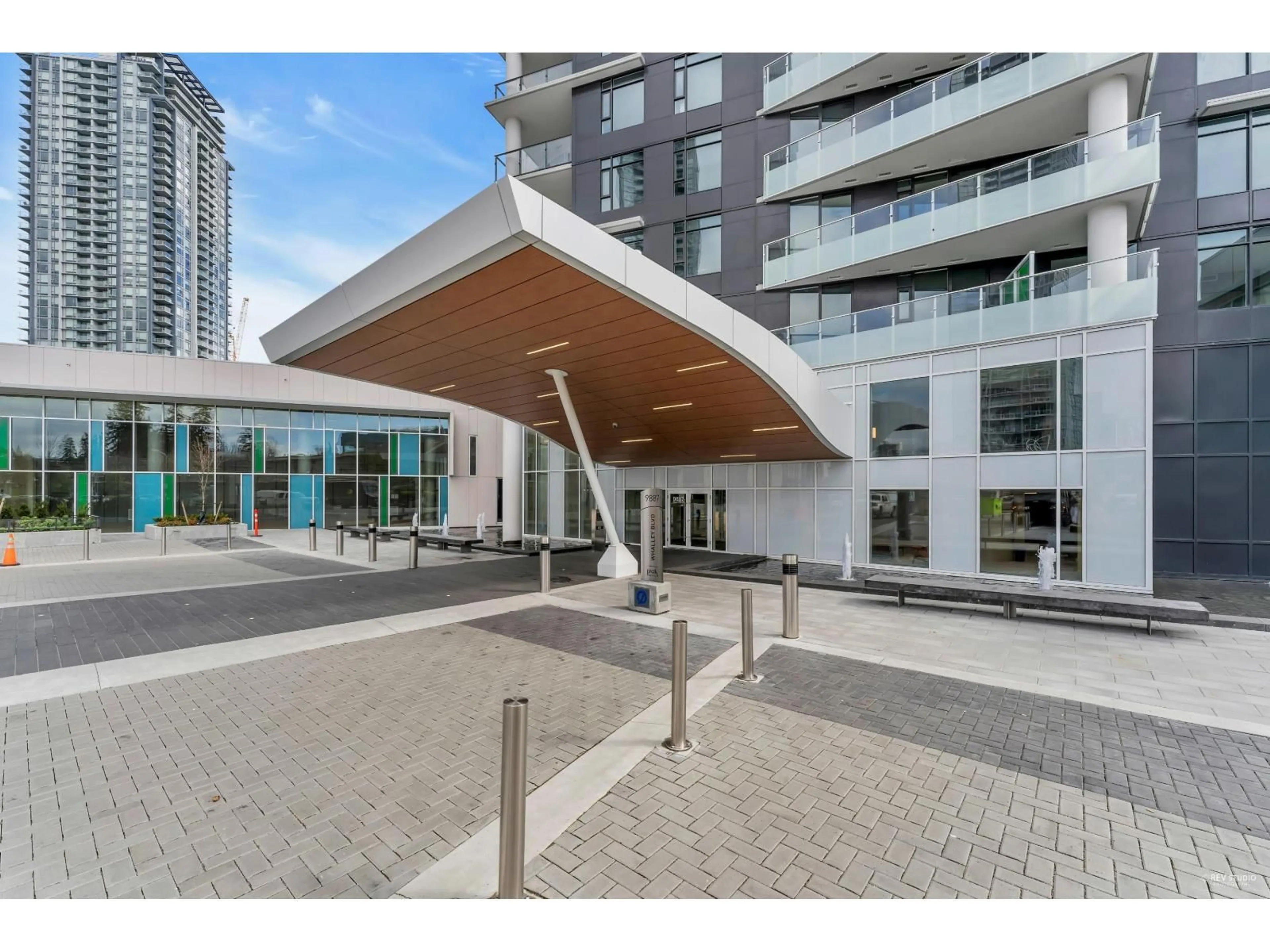 Indoor foyer for 3705 - 9887 WHALLEY BOULEVARD, Surrey British Columbia V3T0P4