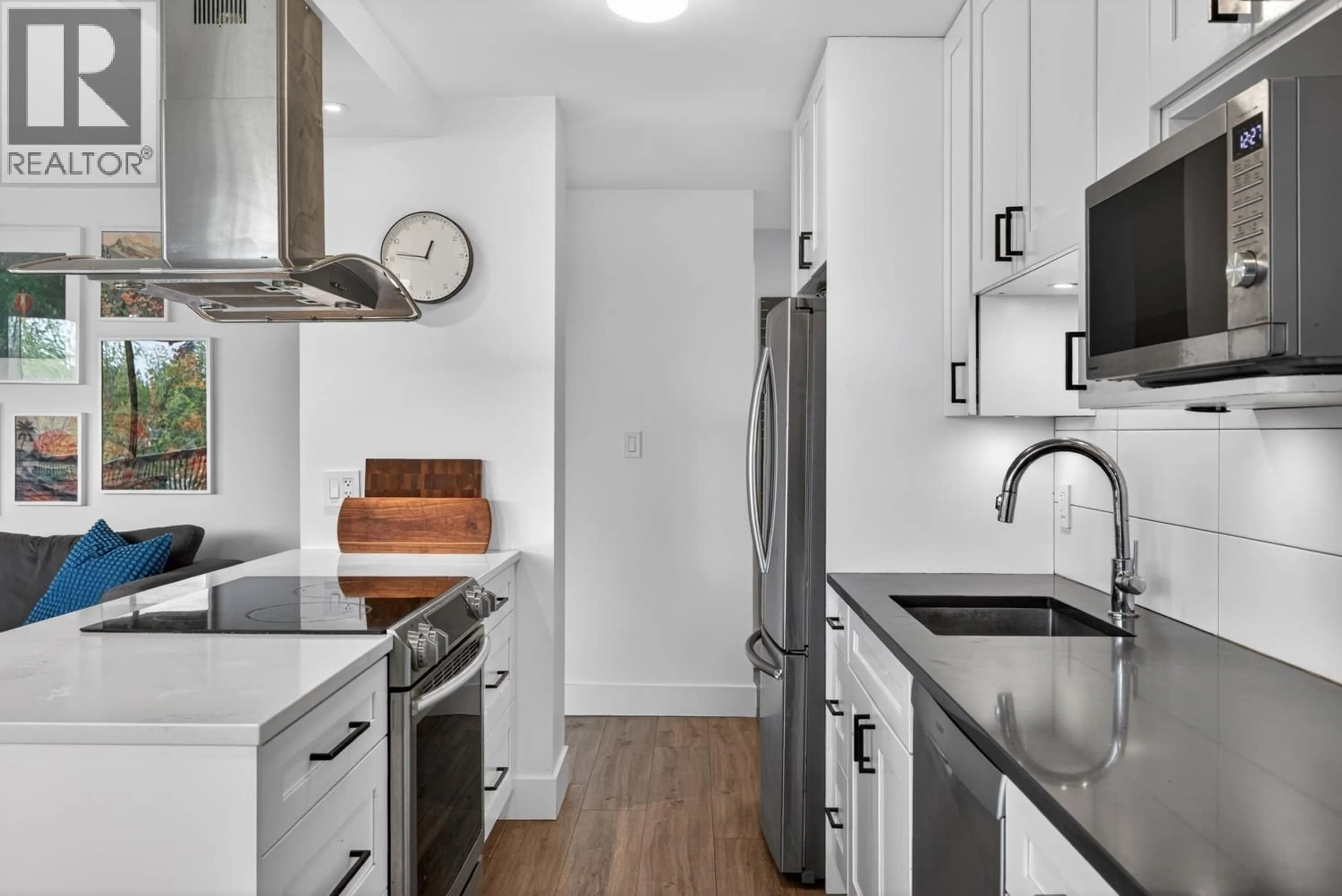Standard kitchen, unknown for 804 - 2041 BELLWOOD AVENUE, Burnaby British Columbia V5B4V5
