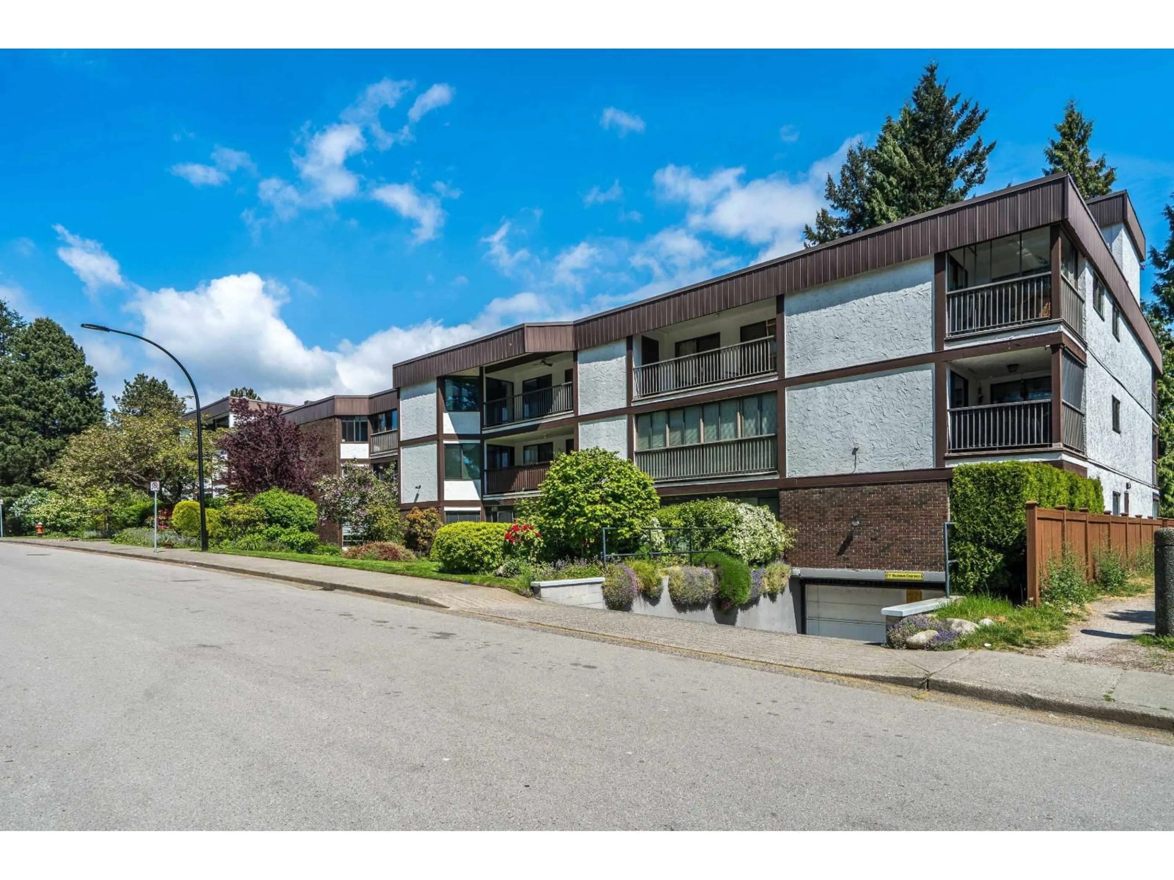 Patio, street for 105 - 1520 VIDAL STREET, White Rock British Columbia V4B3T7