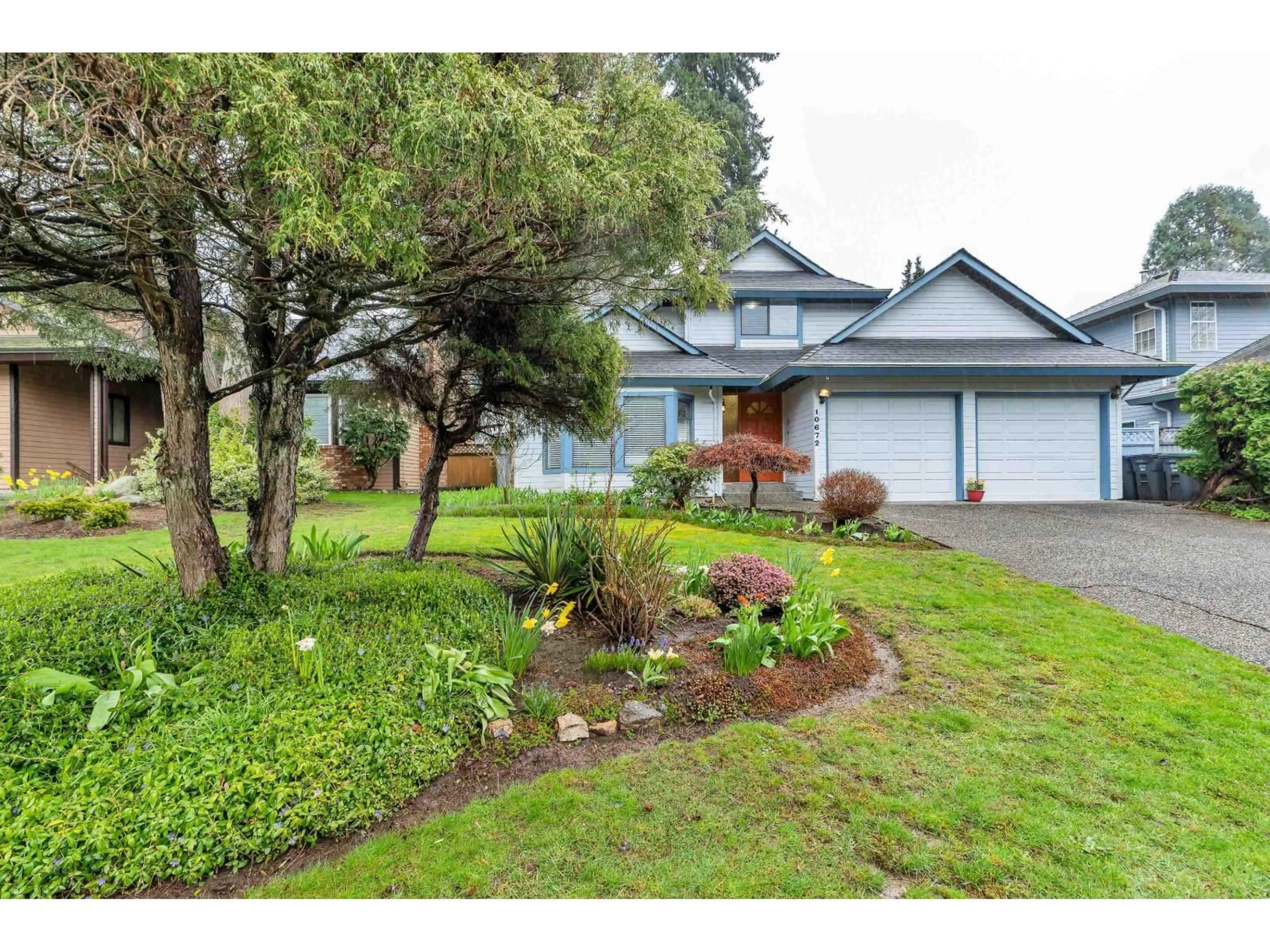A pic from outside/outdoor area/front of a property/back of a property/a pic from drone, street for 10672 GLENWOOD DRIVE, Surrey British Columbia V4N1T6