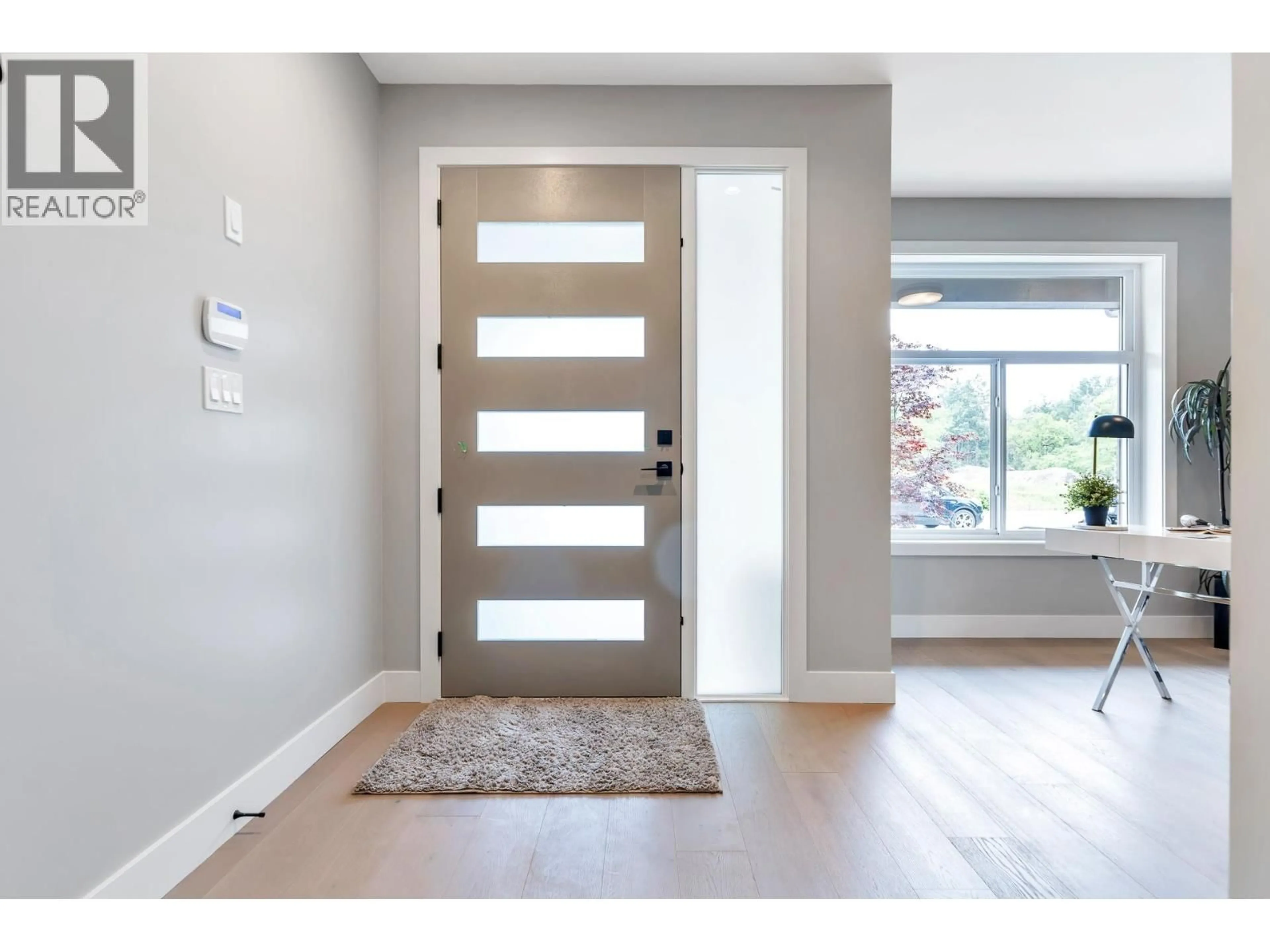 Indoor entryway for 24427 JENEWEIN DRIVE, Maple Ridge British Columbia V2W1H8