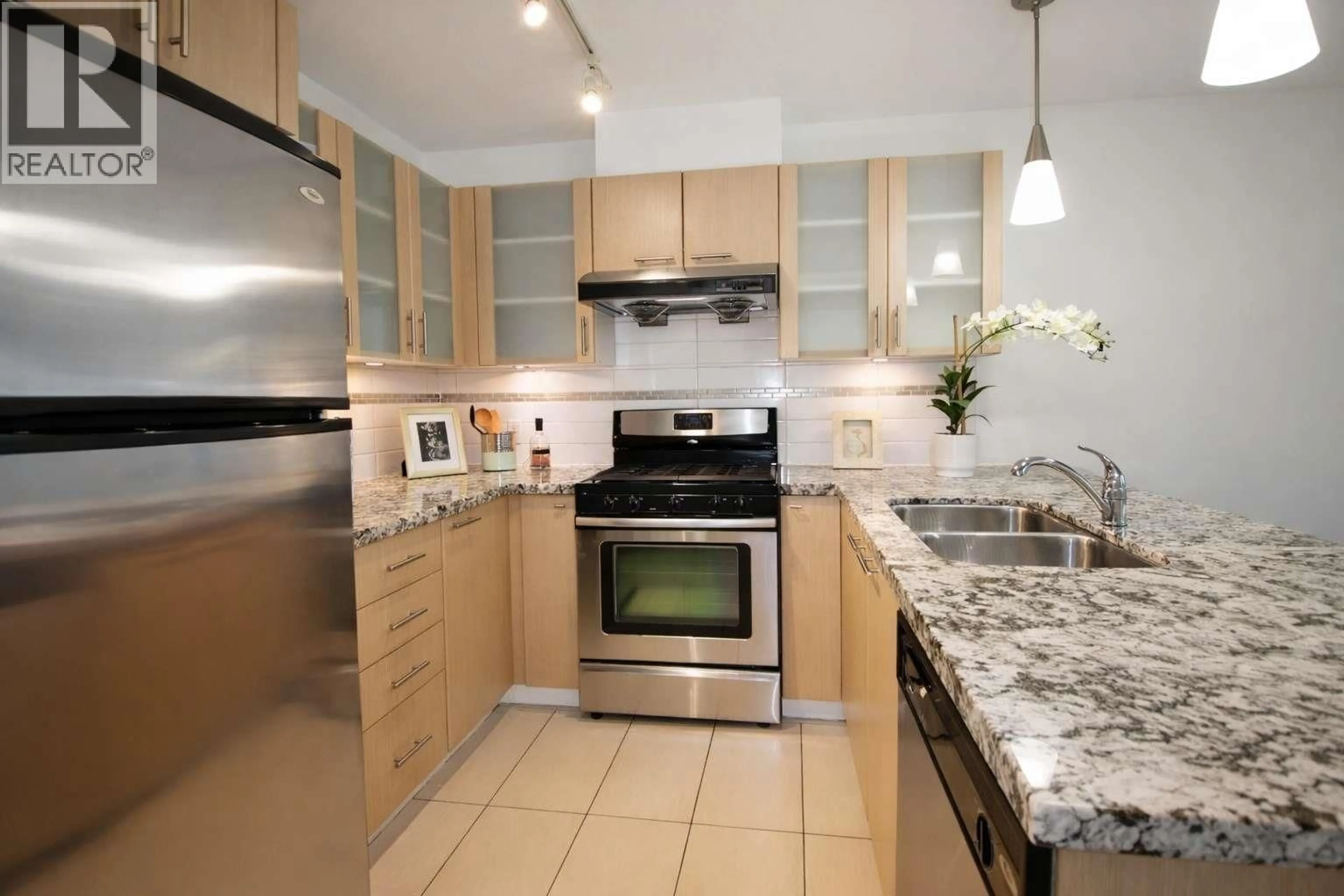 Contemporary kitchen, ceramic/tile floor for 1207 - 7888 SABA ROAD, Richmond British Columbia V6Y0A2