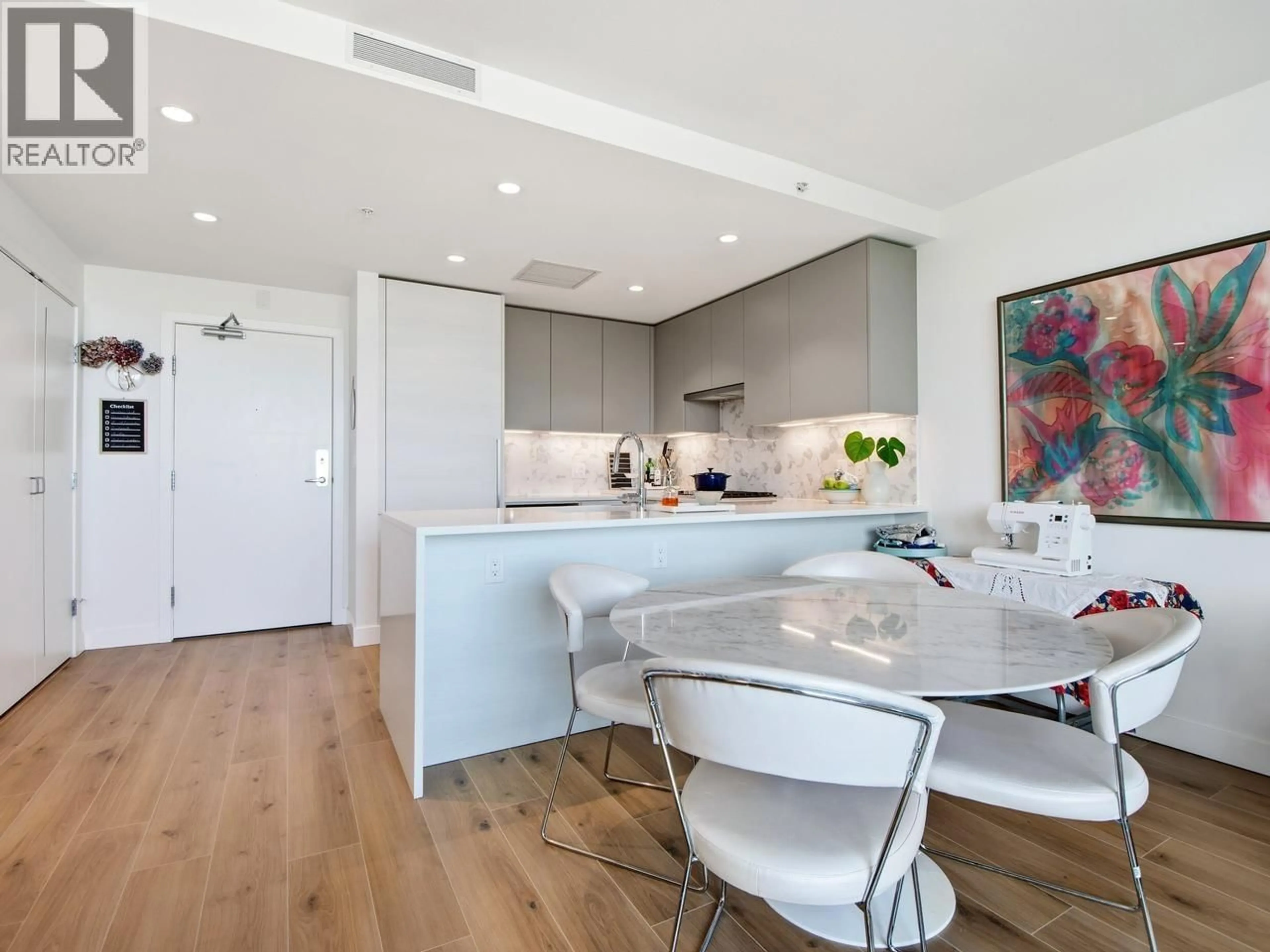 Contemporary kitchen, unknown for 1304 - 8188 FRASER STREET, Vancouver British Columbia V5X0J8