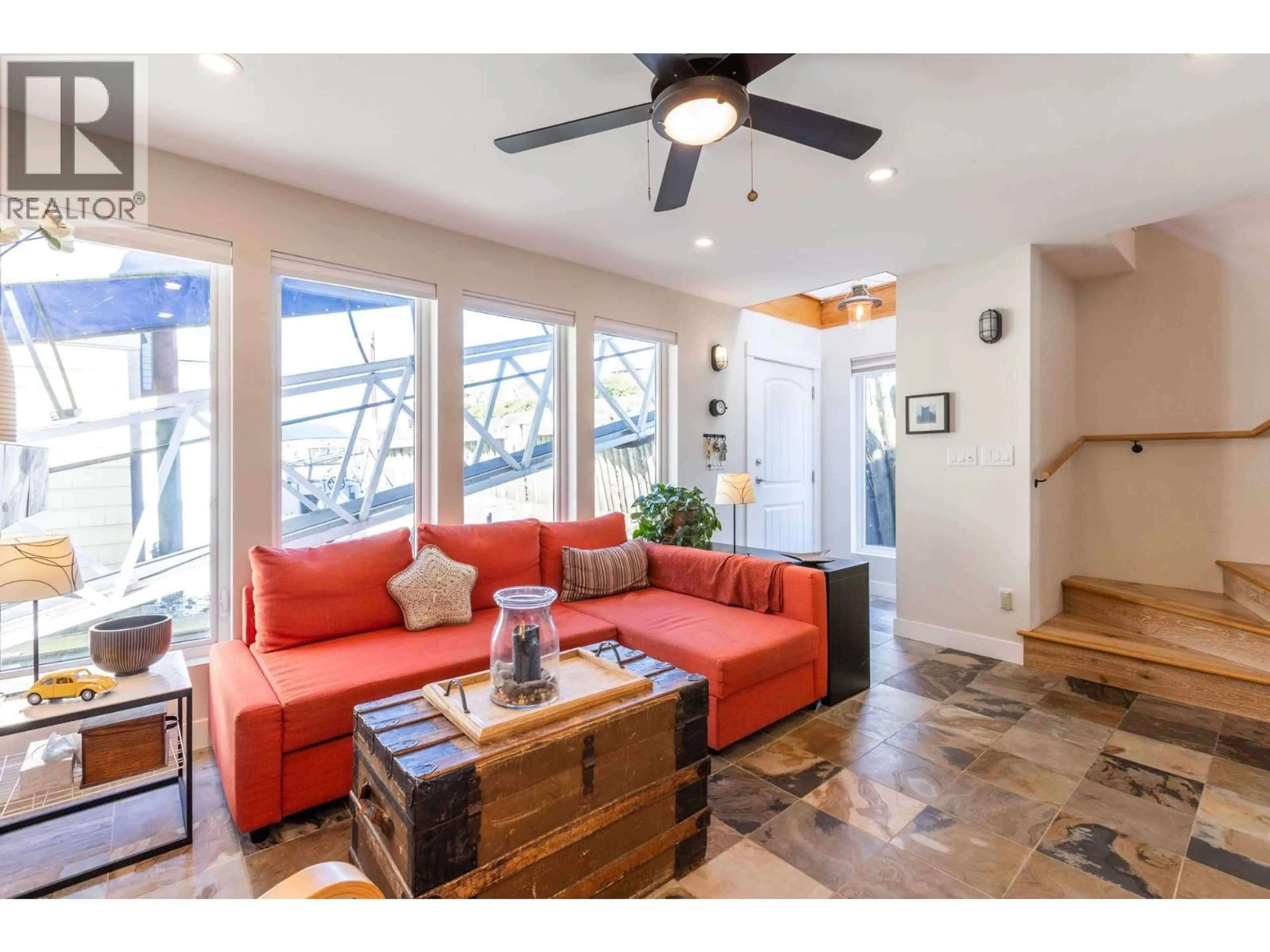 Living room with furniture, unknown for 1 - 3473 RIVER ROAD, Delta British Columbia V4K5E9
