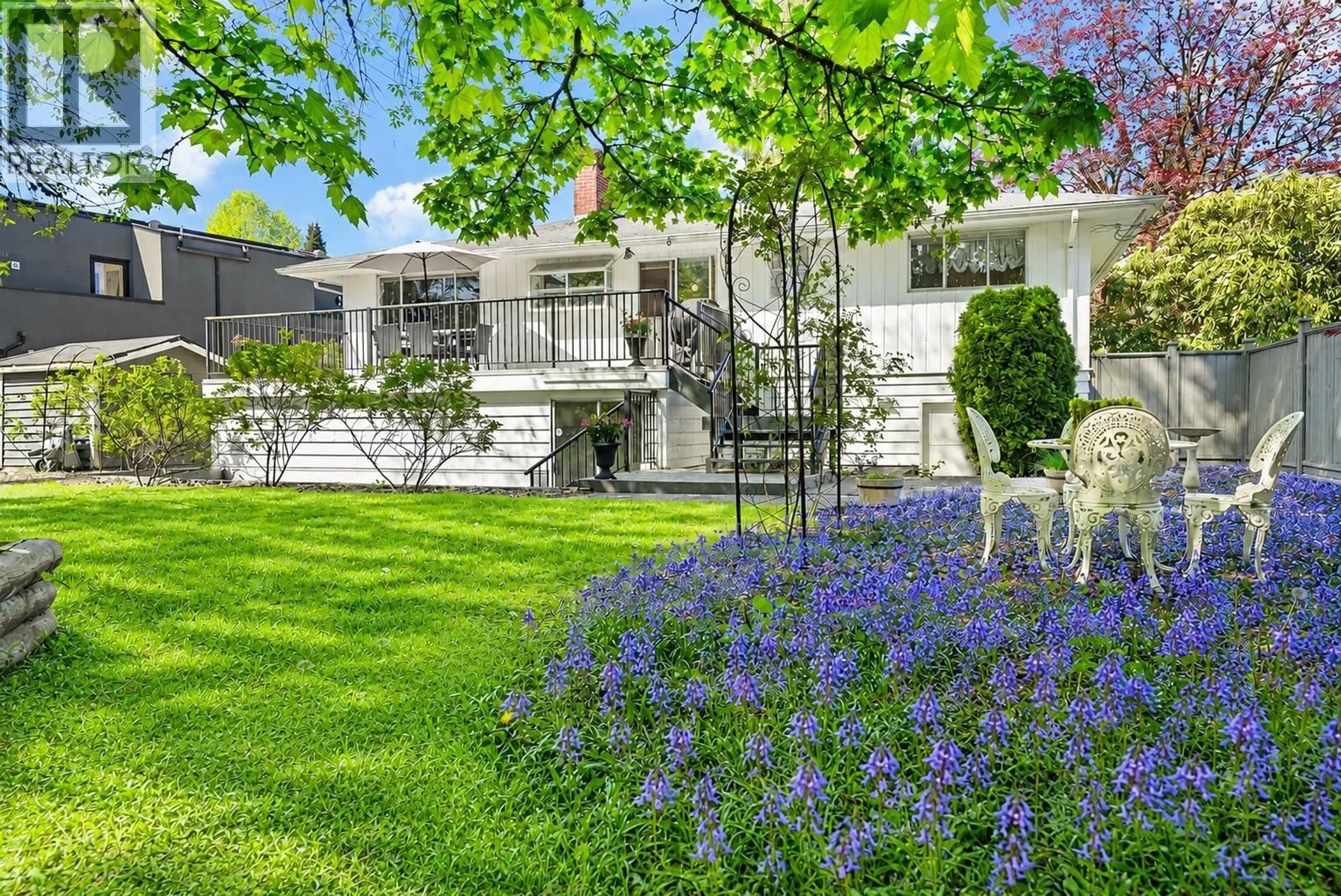 Patio, street for 689 POPLAR STREET, Coquitlam British Columbia V3J3K7