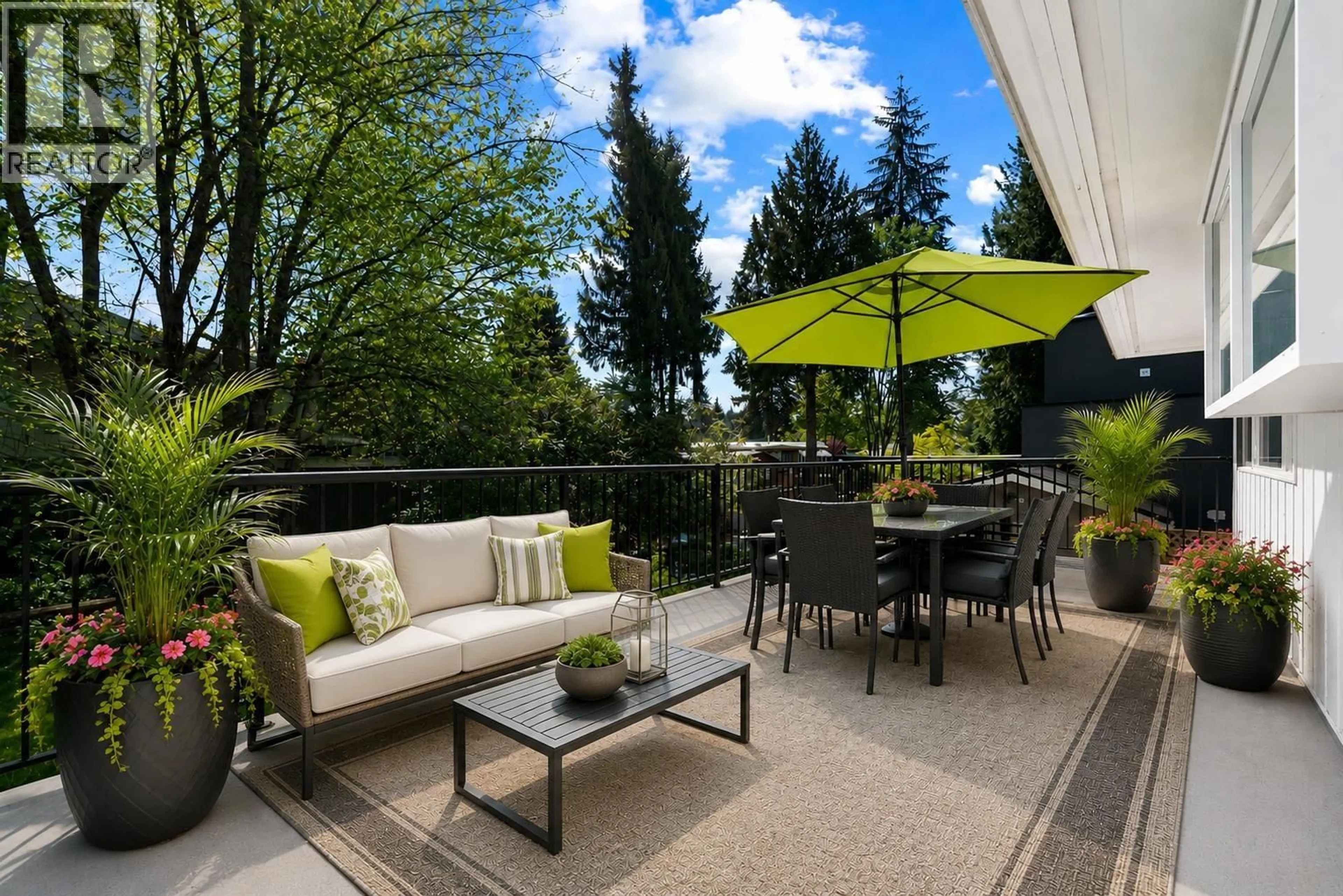 Patio, street for 689 POPLAR STREET, Coquitlam British Columbia V3J3K7