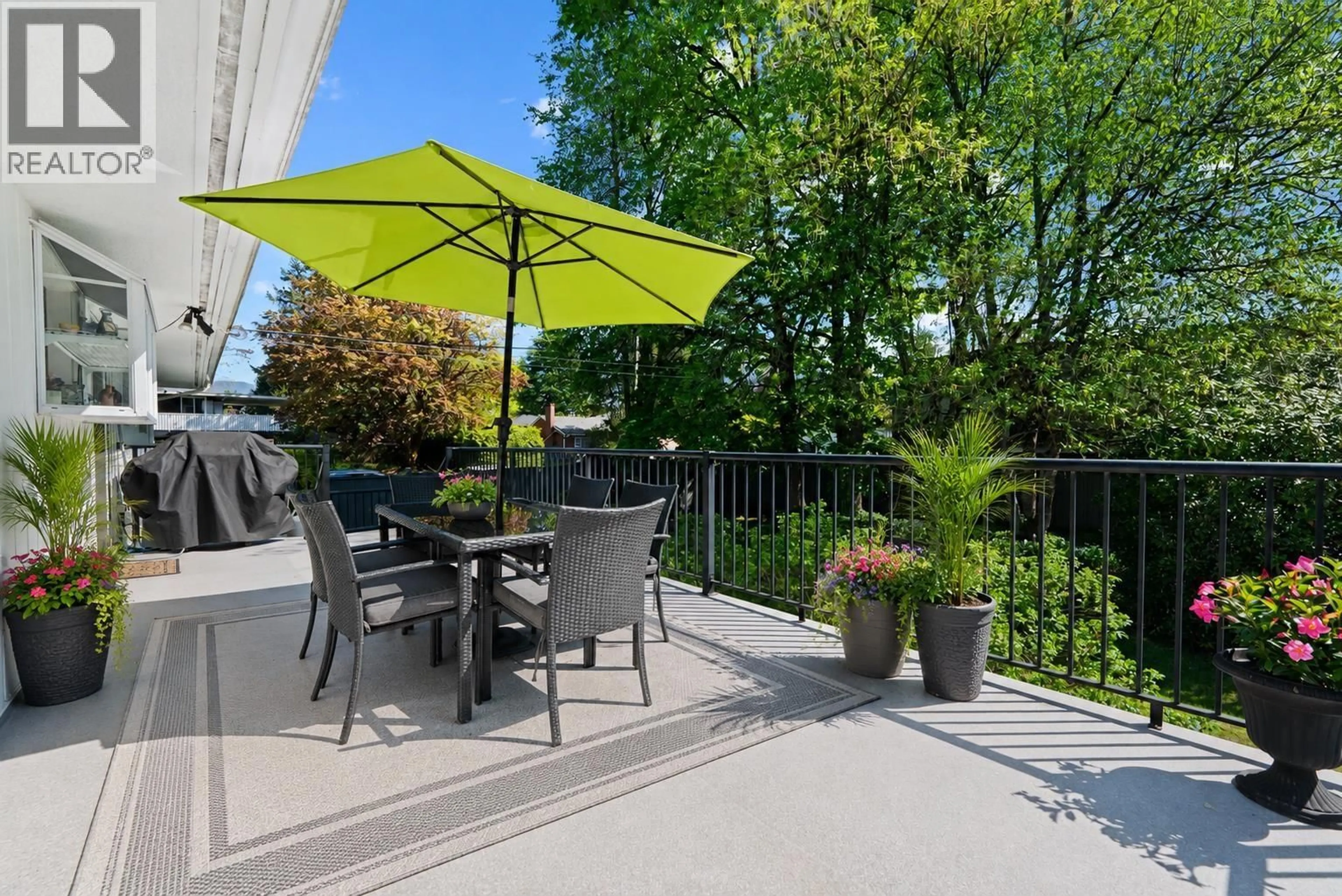 Patio, street for 689 POPLAR STREET, Coquitlam British Columbia V3J3K7