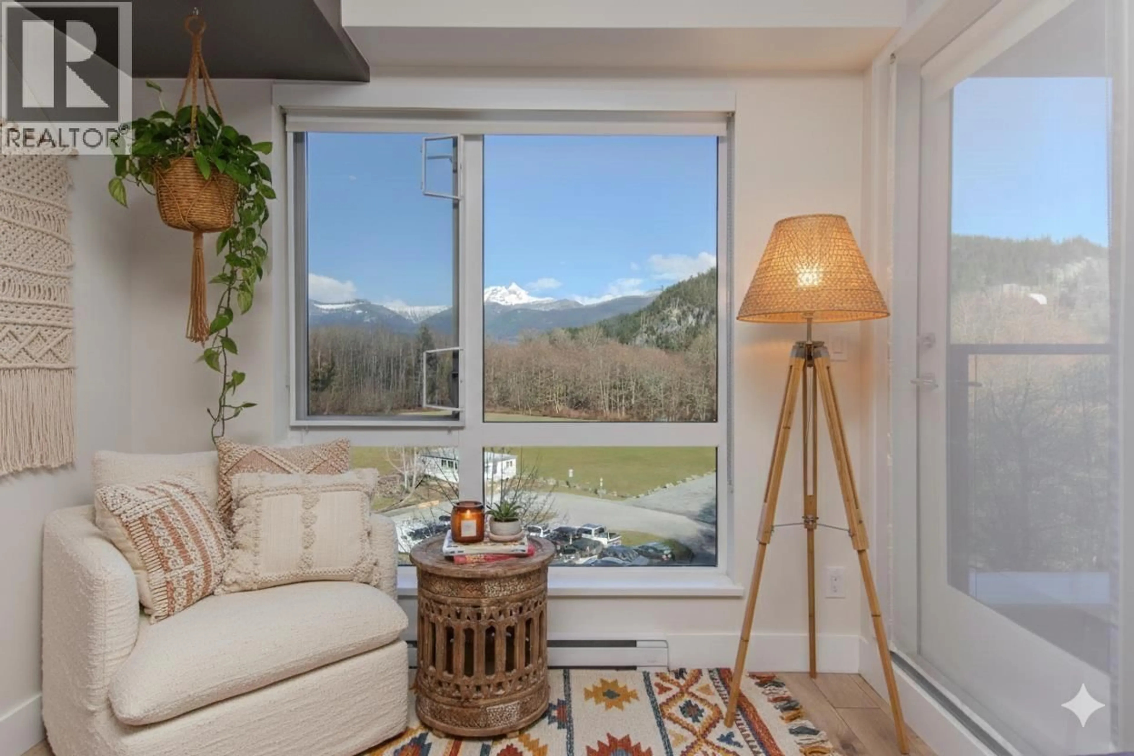 Living room with furniture, unknown for 610 - 38362 BUCKLEY AVENUE, Squamish British Columbia V8B0J8