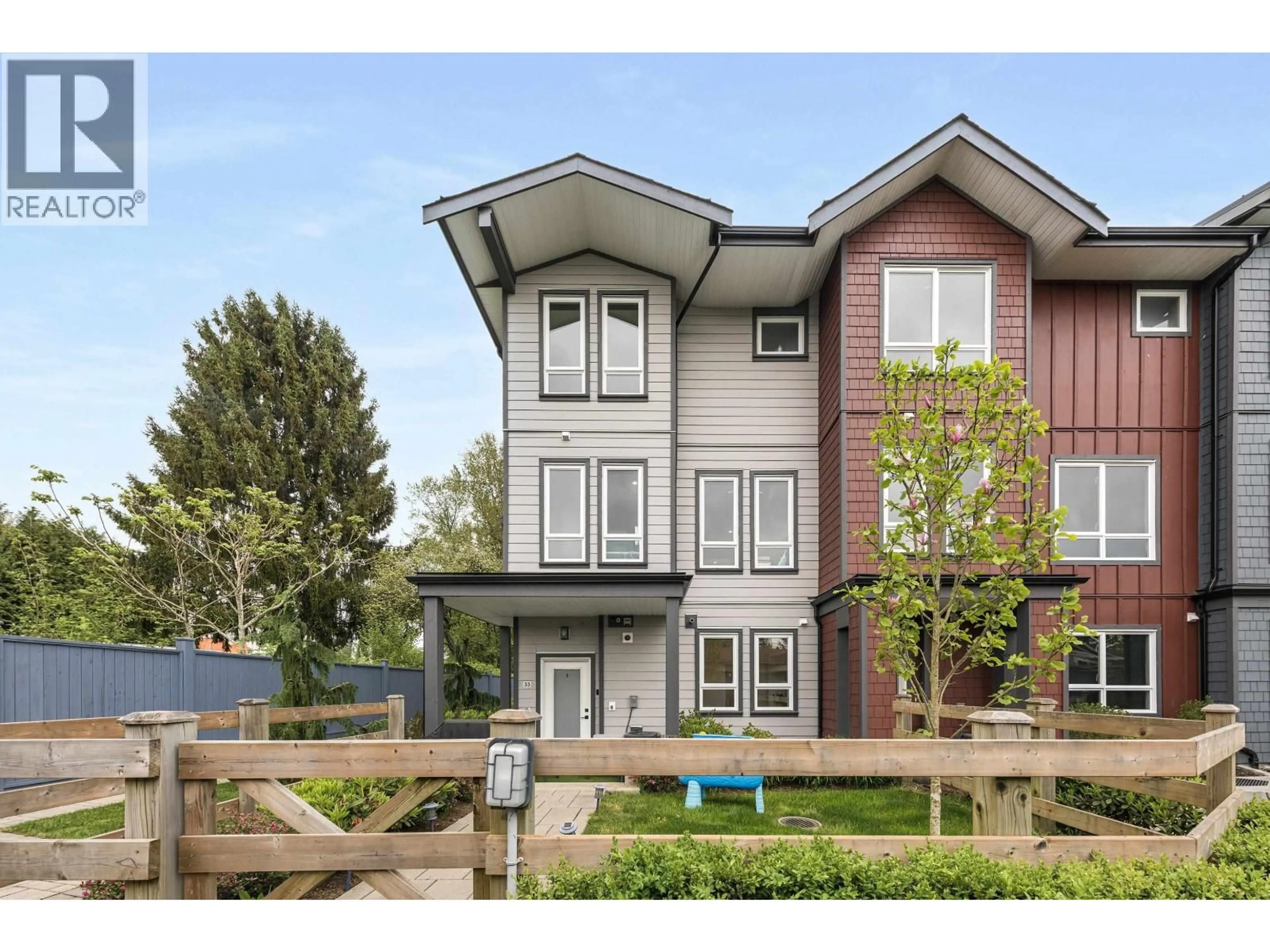 Home with vinyl exterior material, street for 33 - 11851 232 STREET, Maple Ridge British Columbia V2X6S8