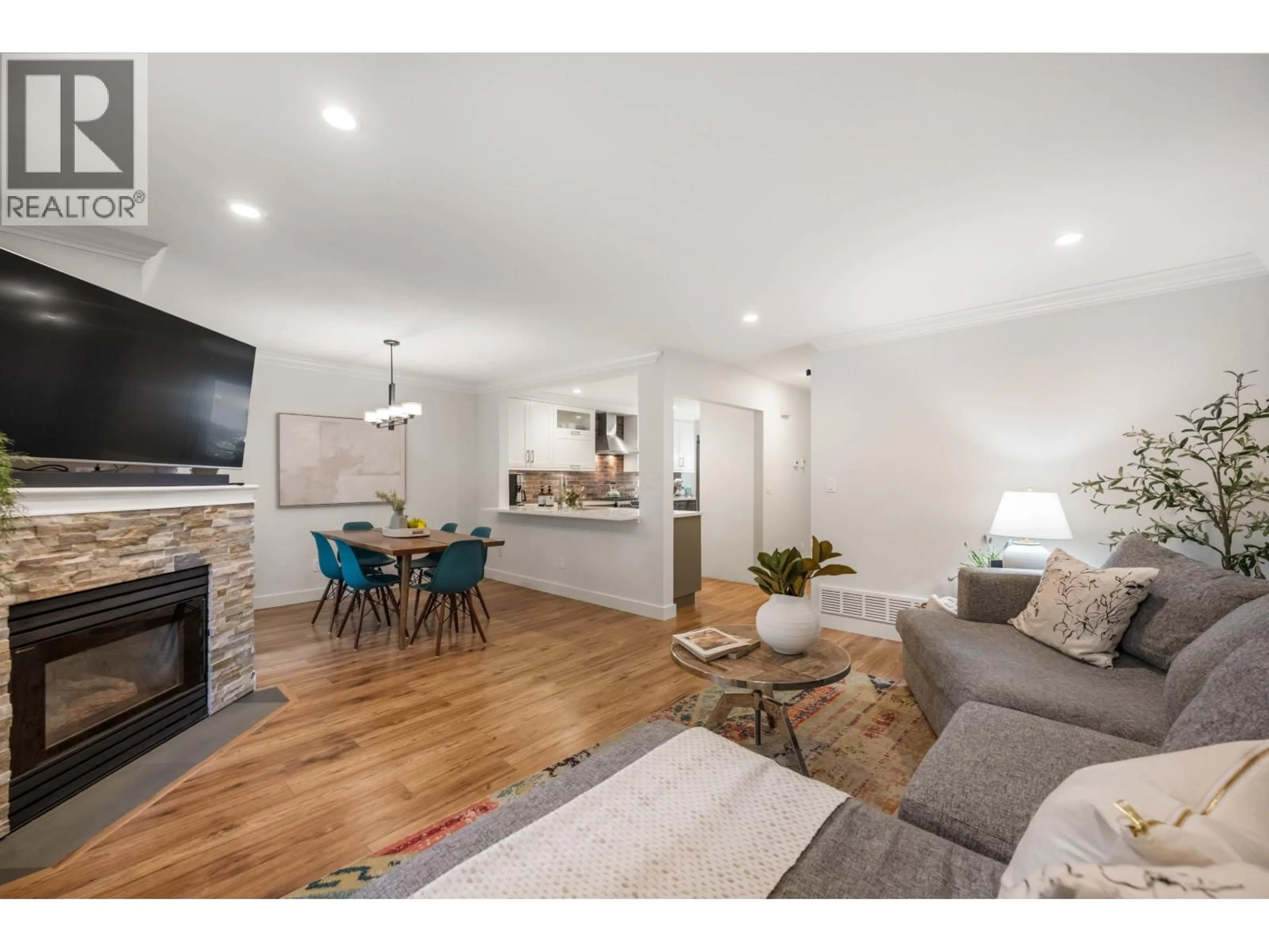 Open concept kitchen, wood/laminate floor for 11 - 2590 PANORAMA DRIVE, Coquitlam British Columbia V3E2W9
