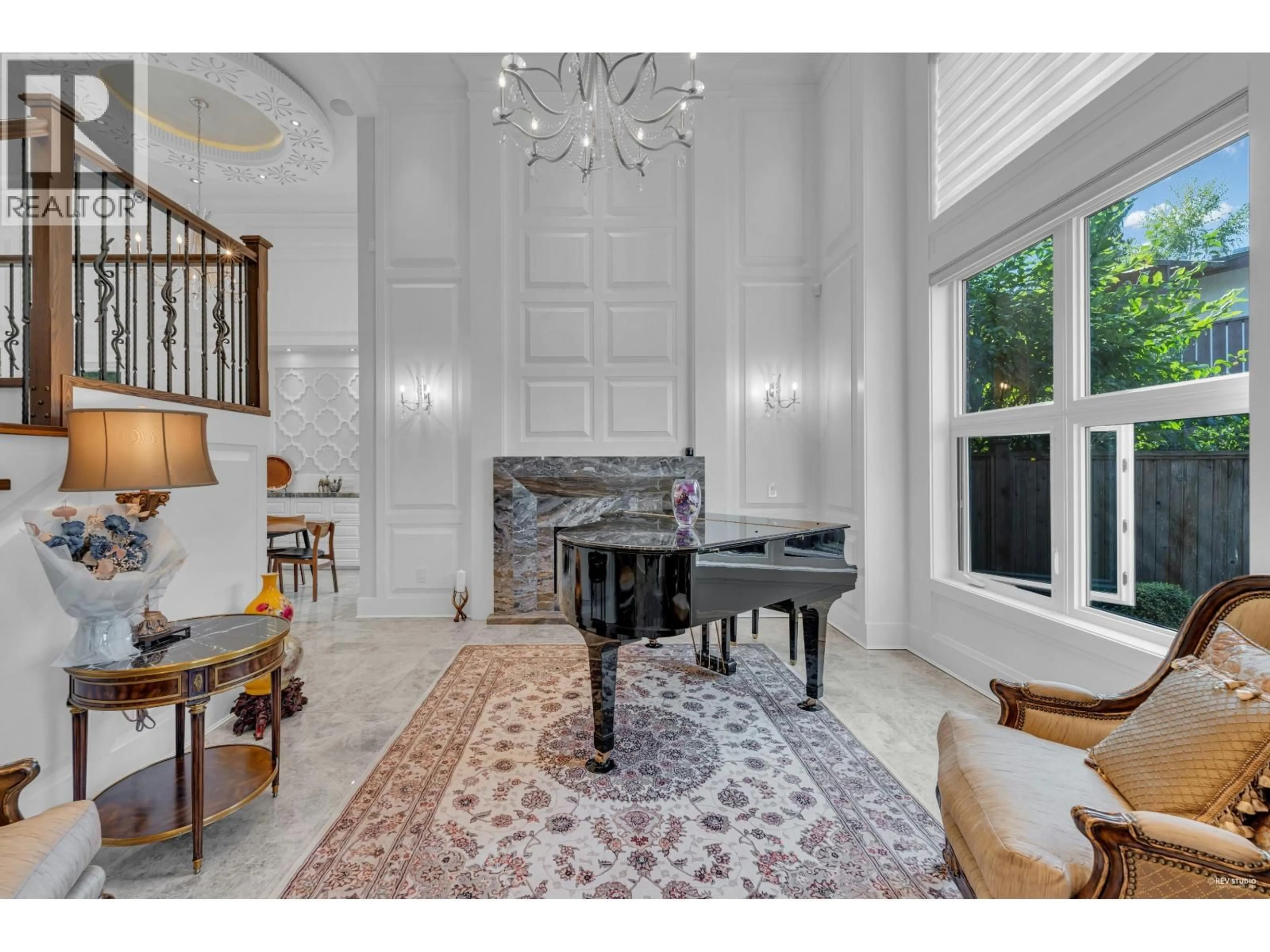 Indoor entryway for 10460 REYNOLDS DRIVE, Richmond British Columbia V7E4B4
