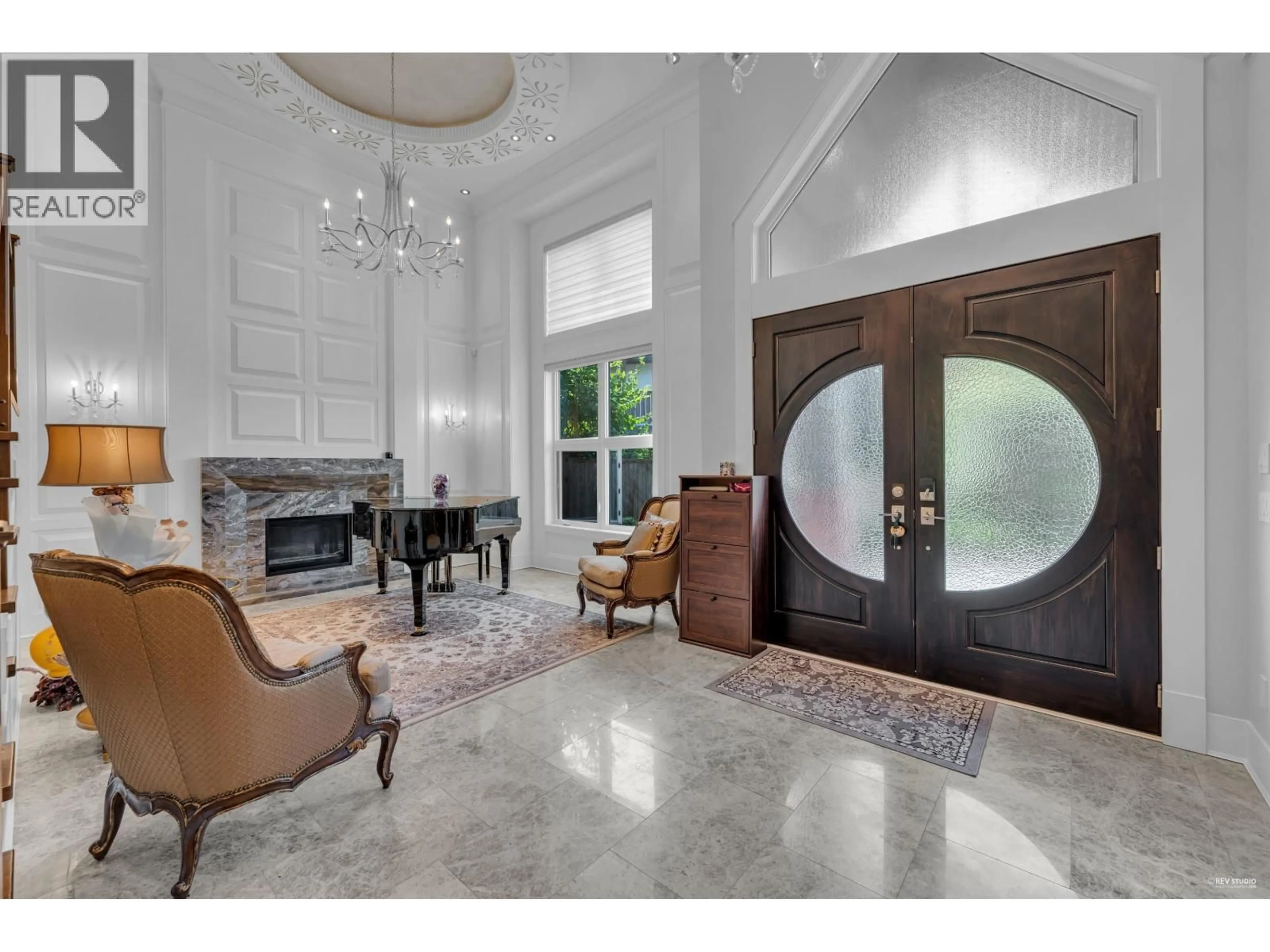 Indoor entryway for 10460 REYNOLDS DRIVE, Richmond British Columbia V7E4B4