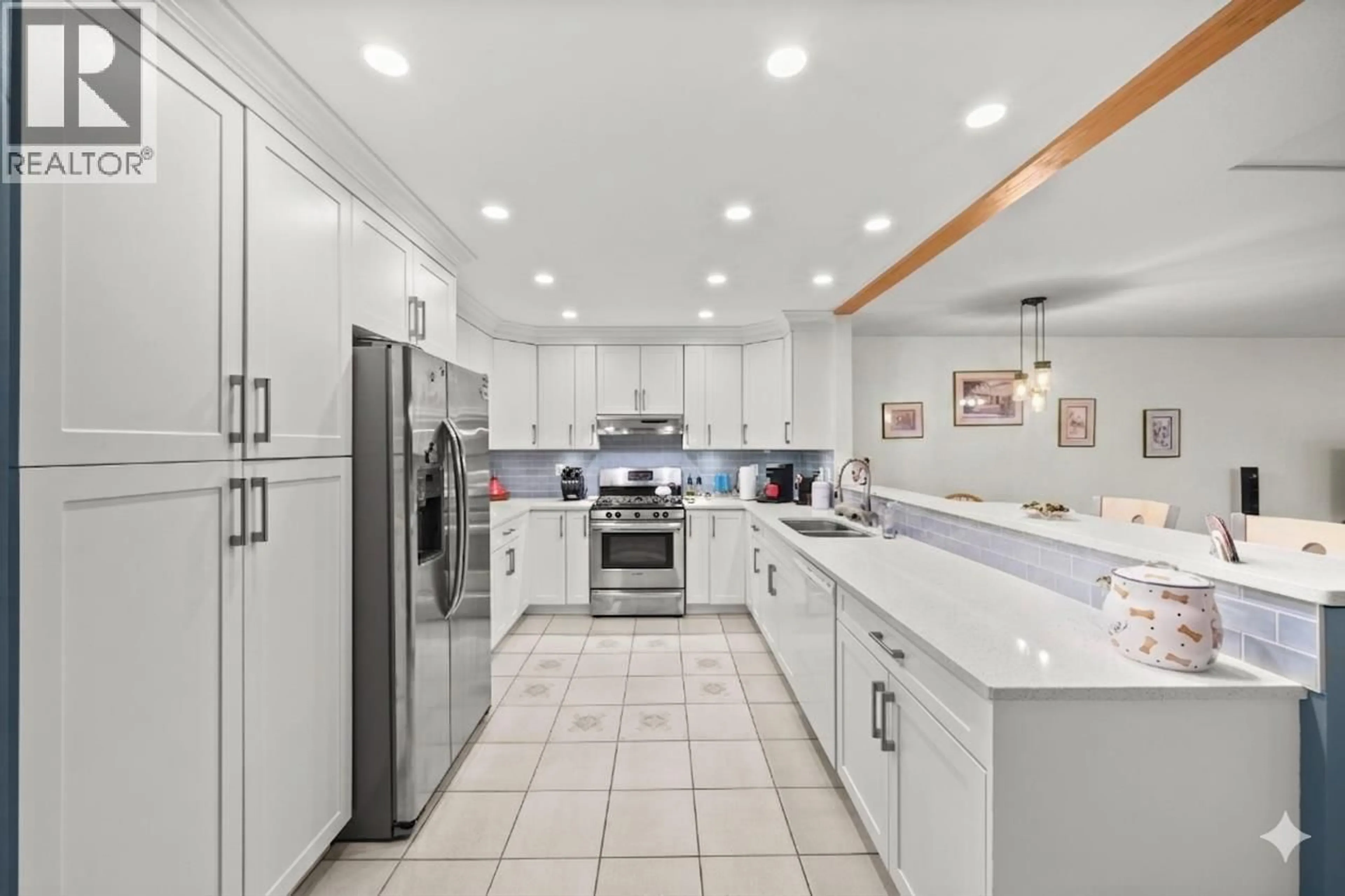 Open concept kitchen, ceramic/tile floor for 19607 SOMERSET DRIVE, Pitt Meadows British Columbia V3Y2L4