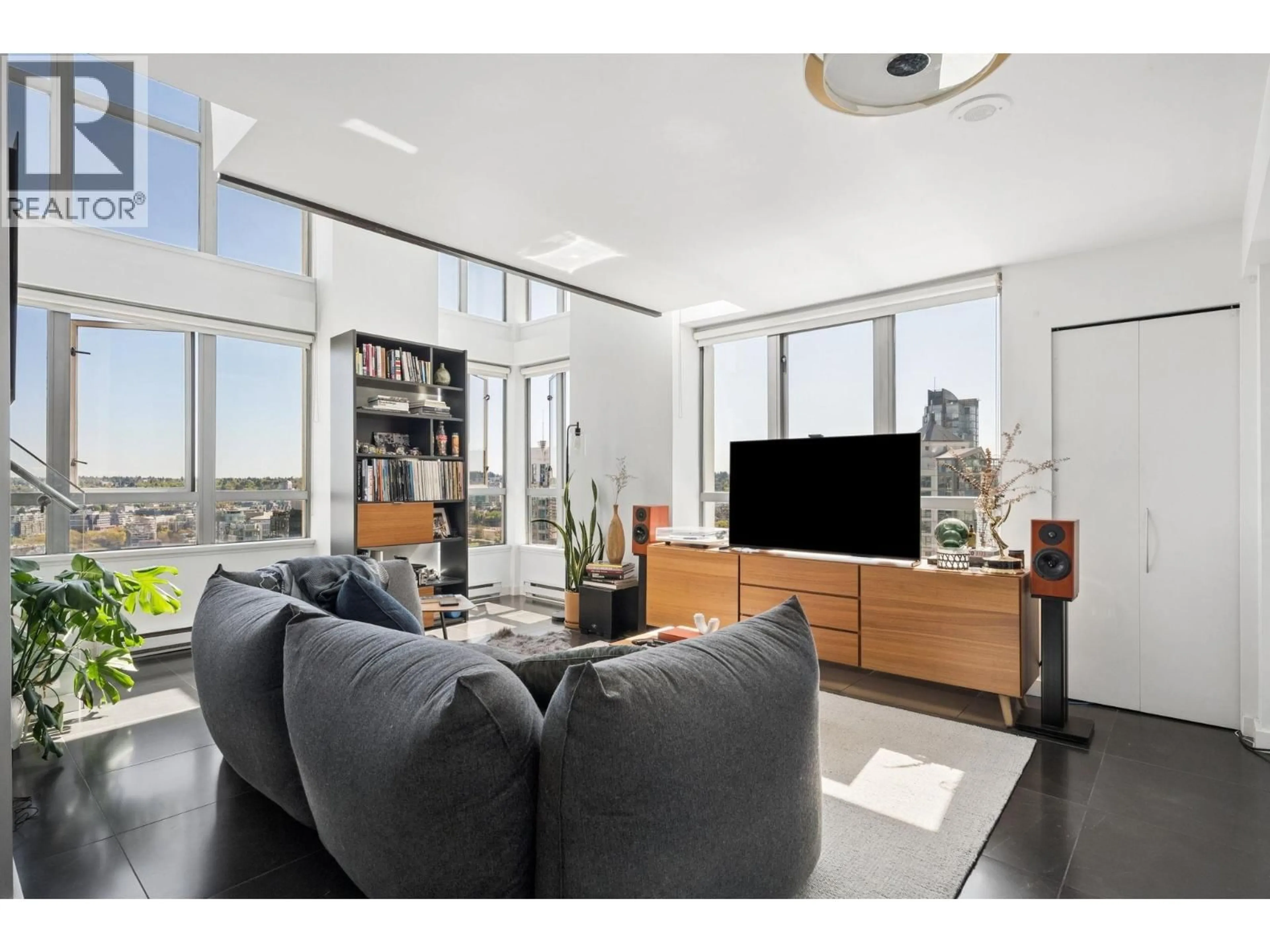 Living room with furniture, unknown for 2601 - 1238 RICHARDS STREET, Vancouver British Columbia V6B6M6