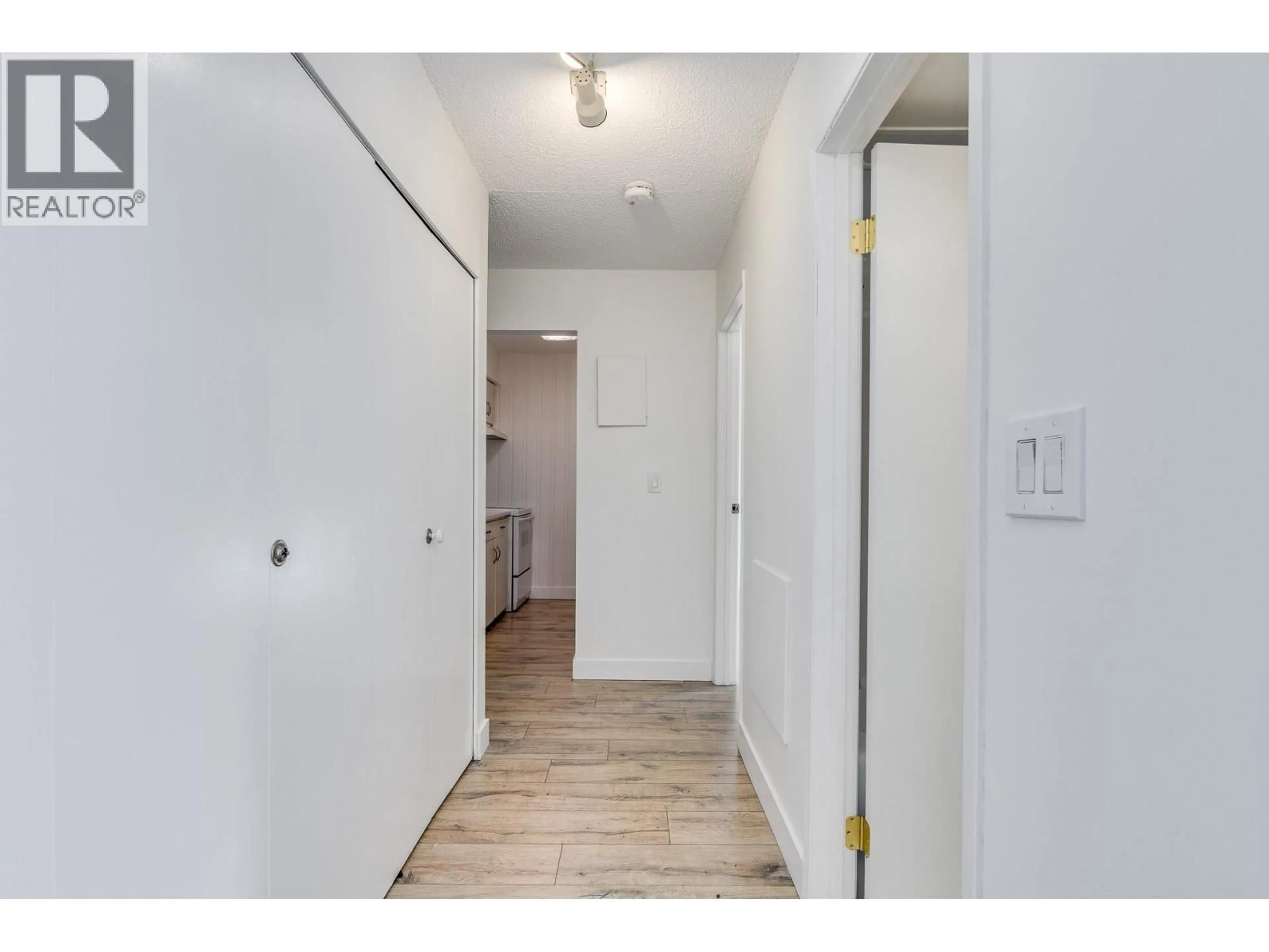 Unknown for 212 - 3275 MOUNTAIN HIGHWAY, North Vancouver British Columbia V7K2H4