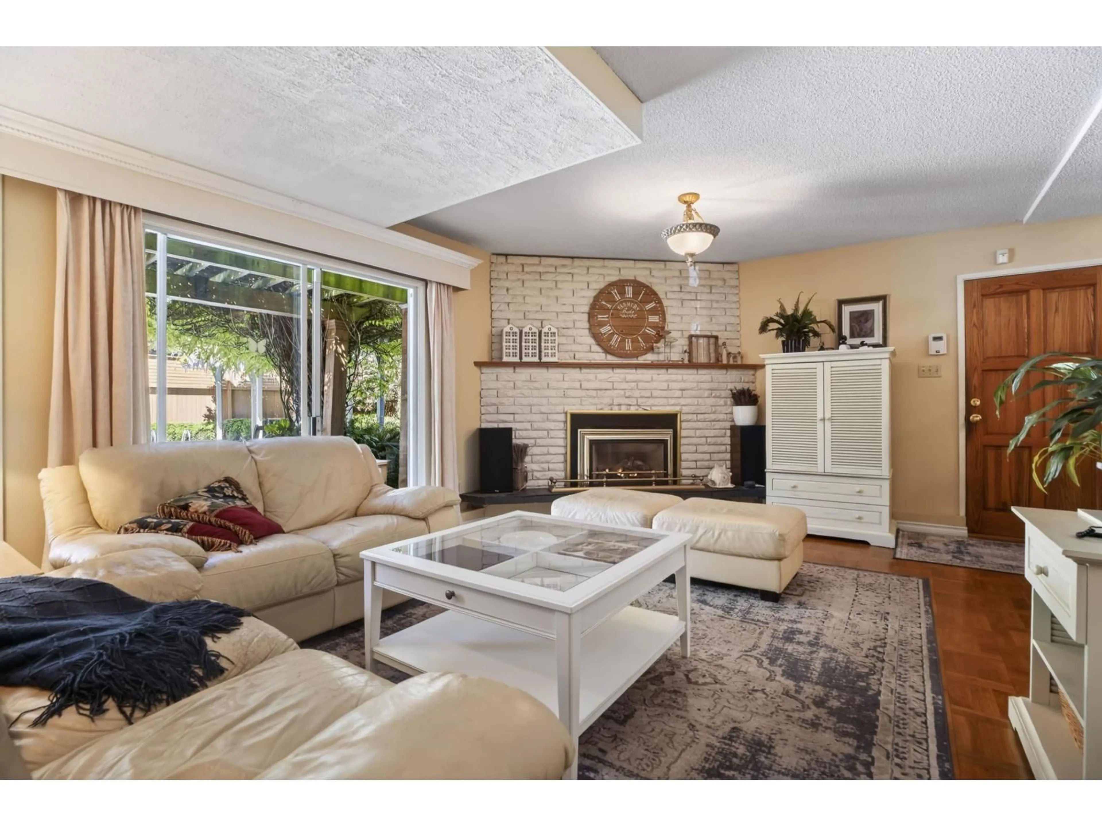 Living room with furniture, unknown for 10877 64A AVENUE, Delta British Columbia V4E1E2