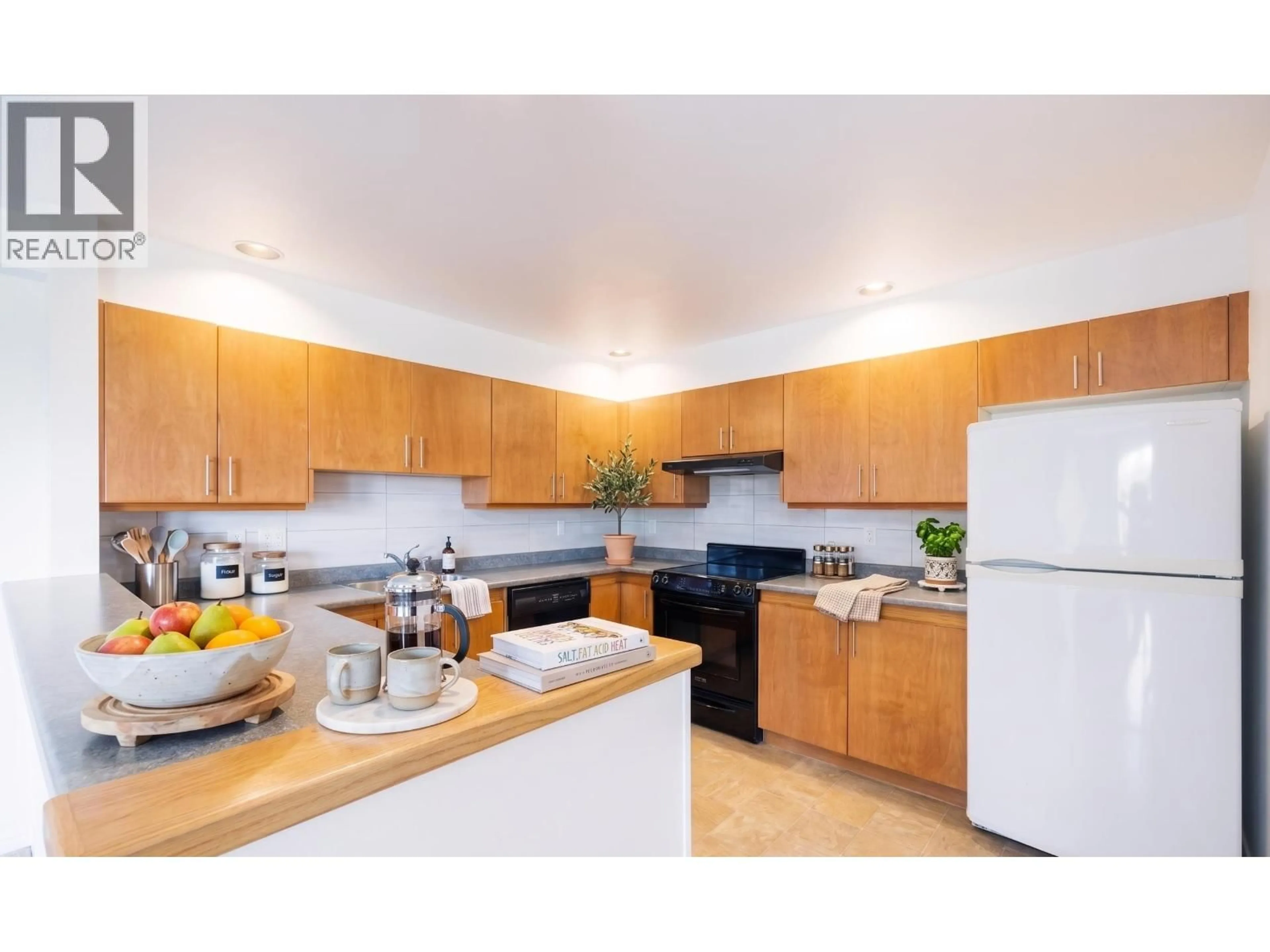Standard kitchen, unknown for 1206 - 33 CHESTERFIELD PLACE, North Vancouver British Columbia V7M3K4