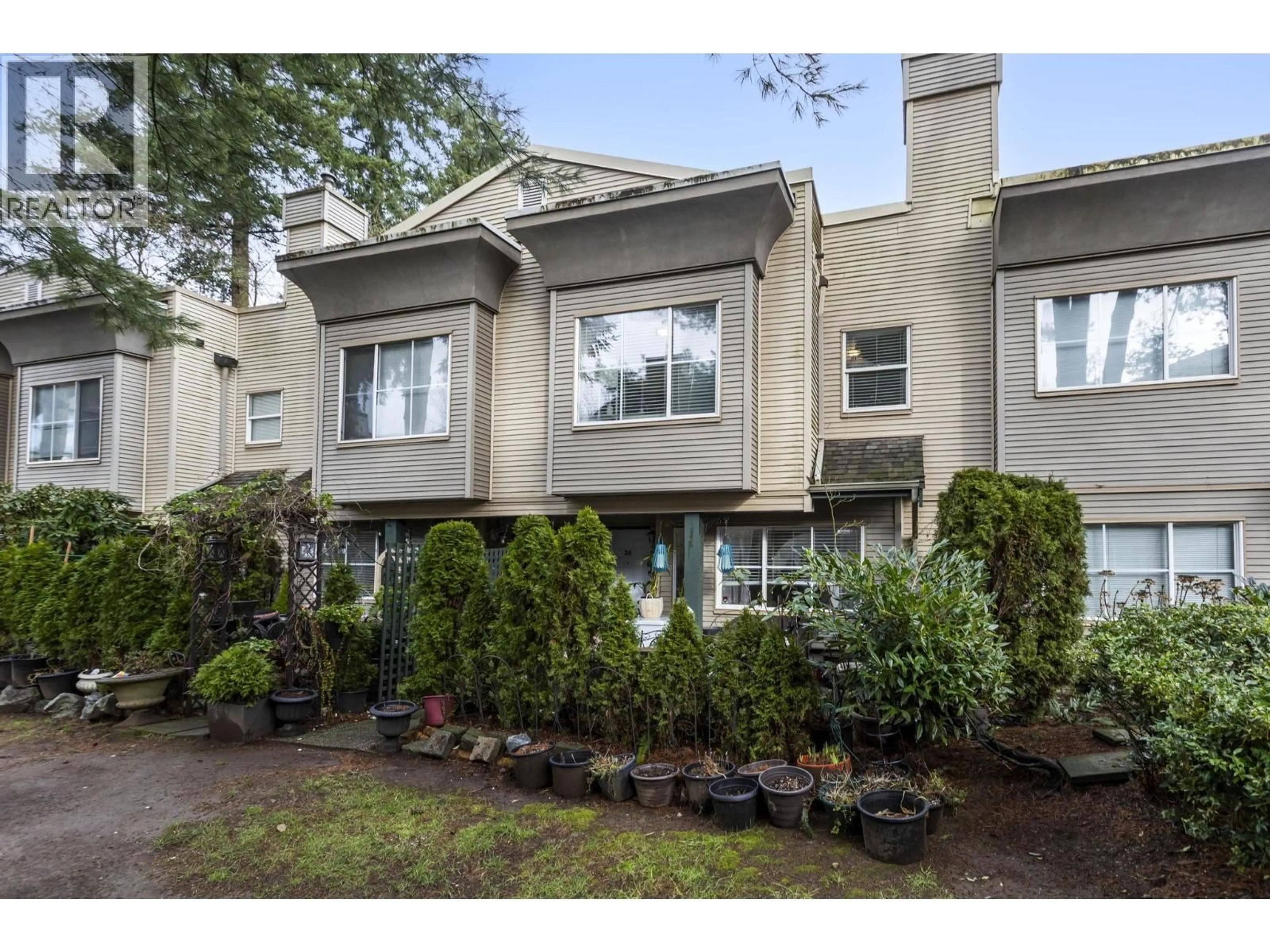 Home with vinyl exterior material, street for 38 - 12449 191 STREET, Pitt Meadows British Columbia V3Y2R4