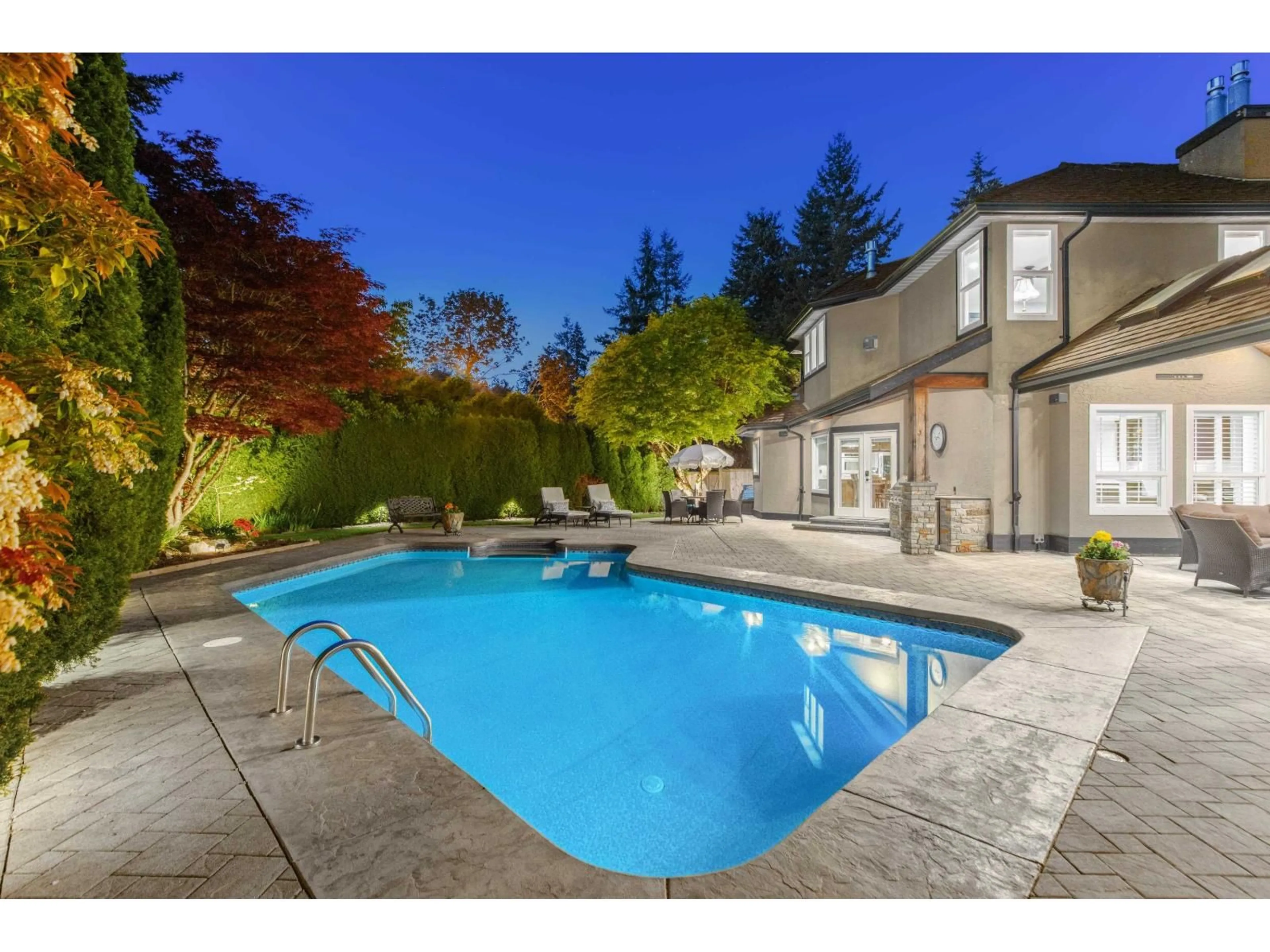 Pool for 13174 23A AVENUE, Surrey British Columbia V4A9B2