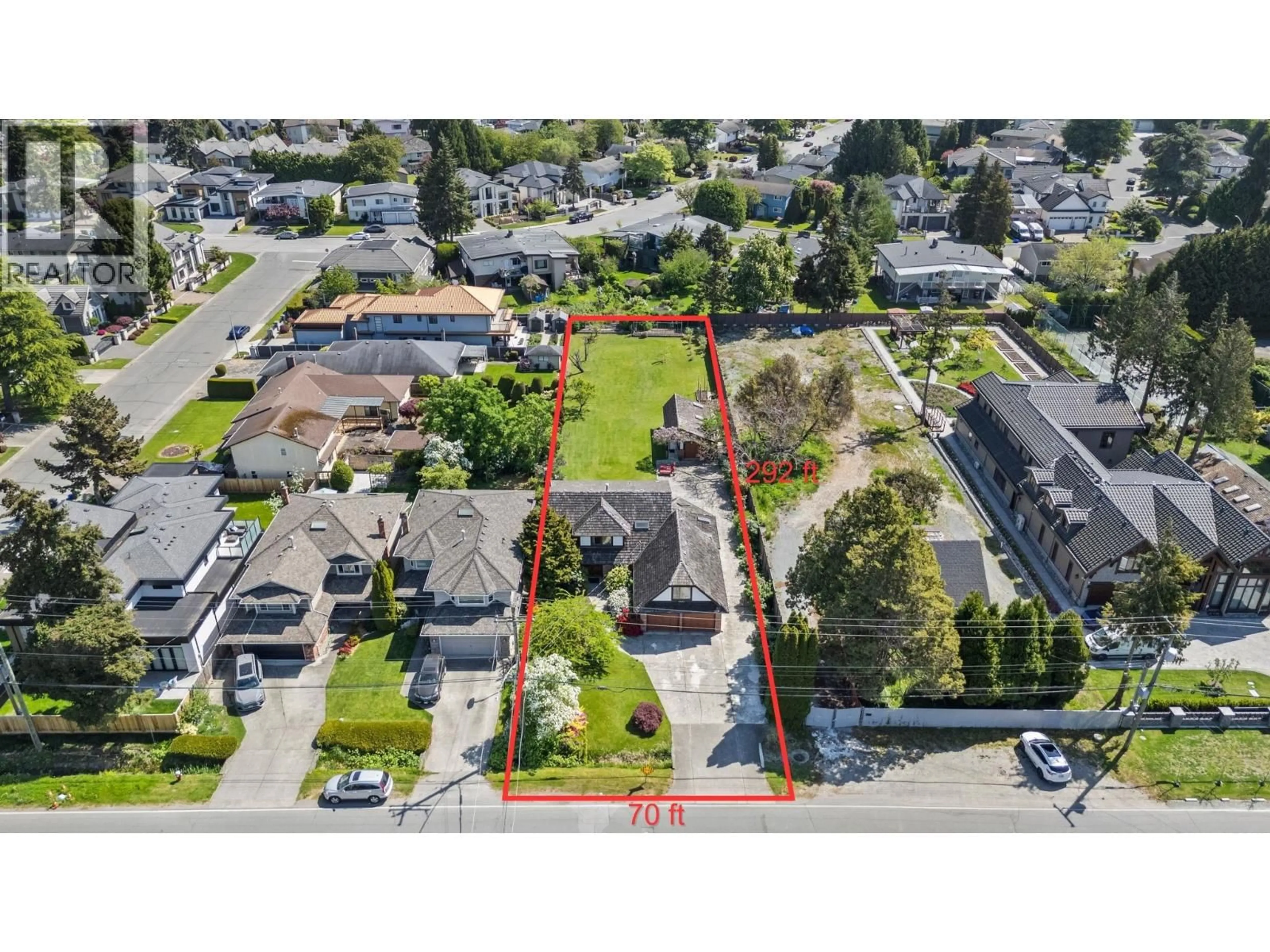 A pic from outside/outdoor area/front of a property/back of a property/a pic from drone, street for 6546 GIBBONS DRIVE, Richmond British Columbia V7C2E1