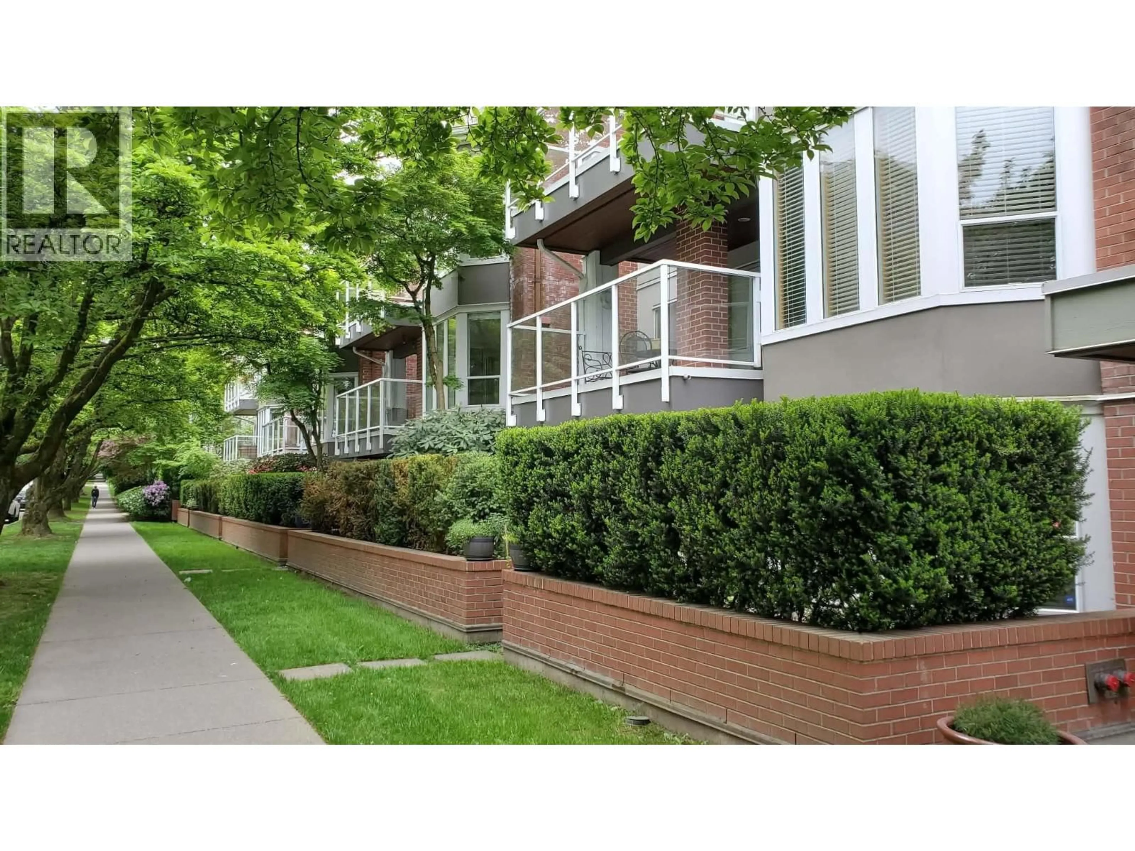 Home with brick exterior material, street for 207 - 2288 12TH AVENUE, Vancouver British Columbia V6K4R2