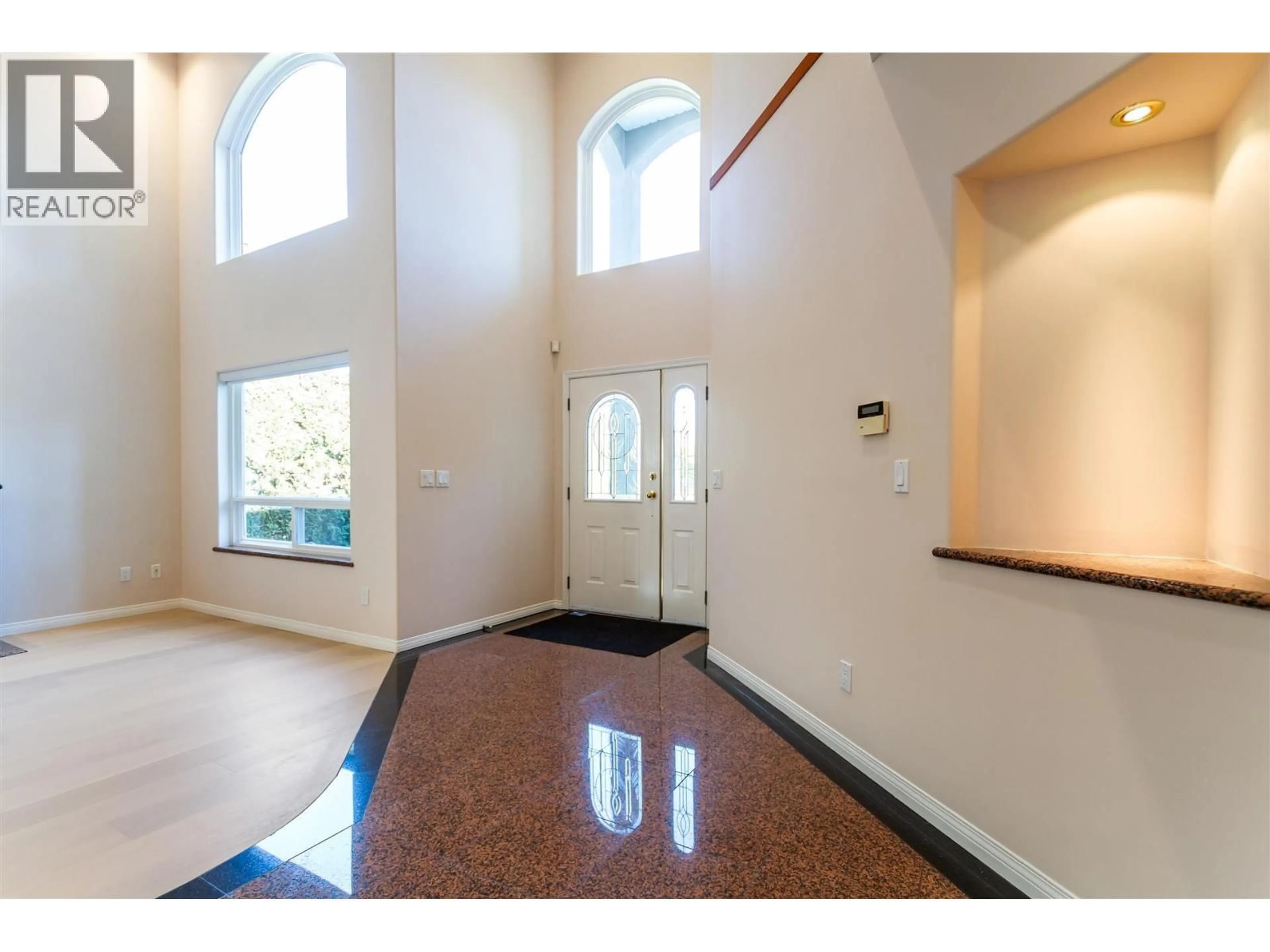 Indoor foyer for 7551 LOMBARD ROAD, Richmond British Columbia V7C3M9