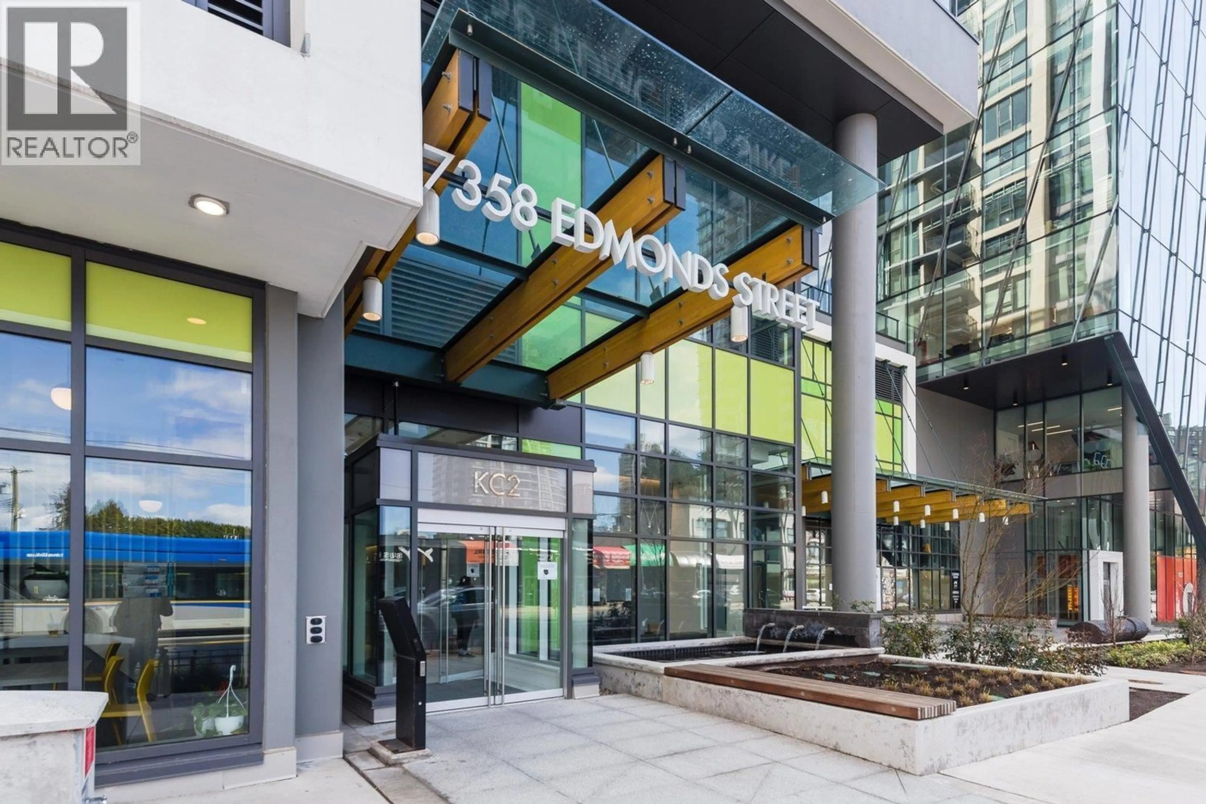 Indoor foyer for 2405 - 7358 EDMONDS STREET, Burnaby British Columbia V3N0H1