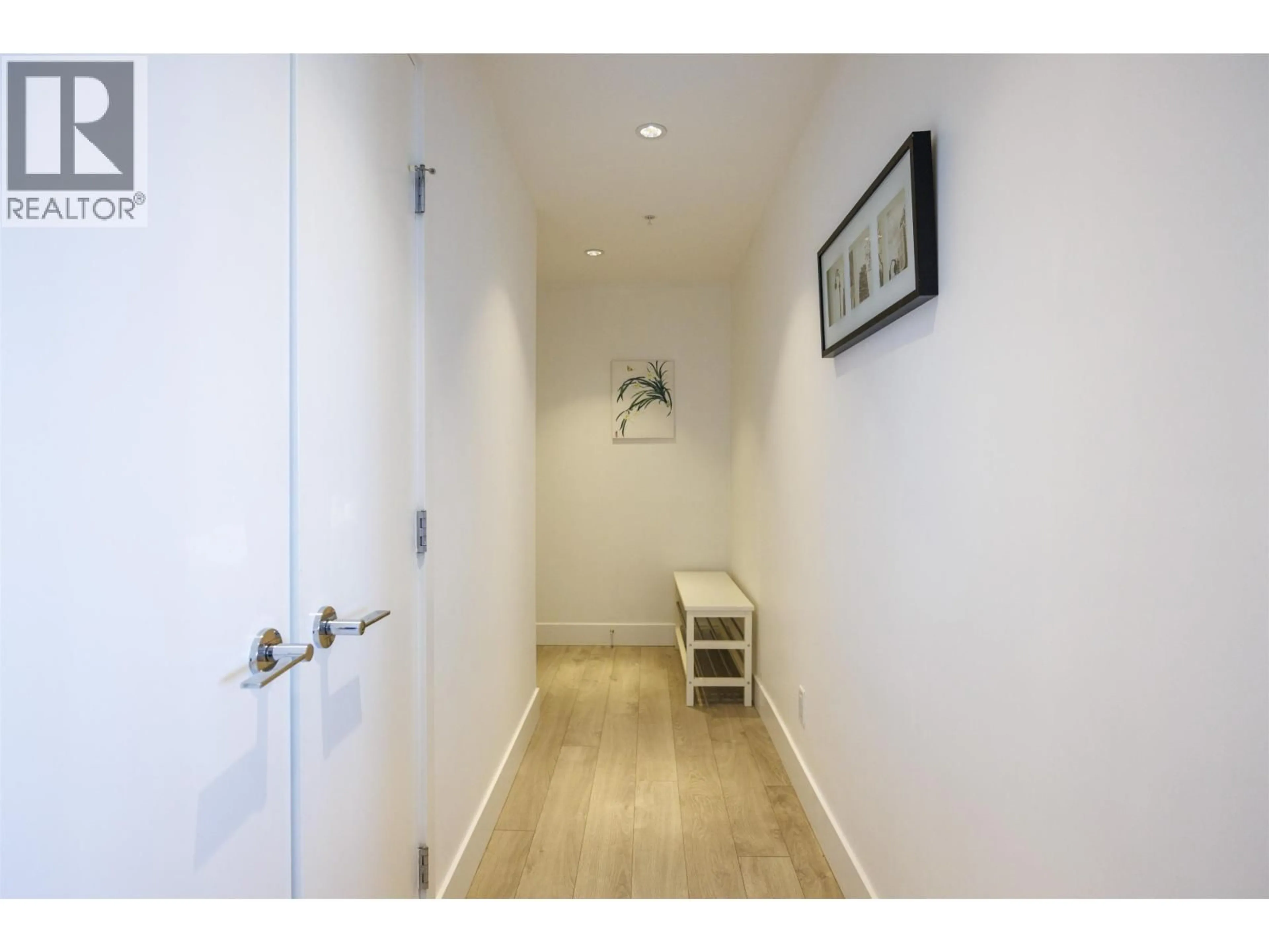 Indoor foyer for 2405 - 7358 EDMONDS STREET, Burnaby British Columbia V3N0H1