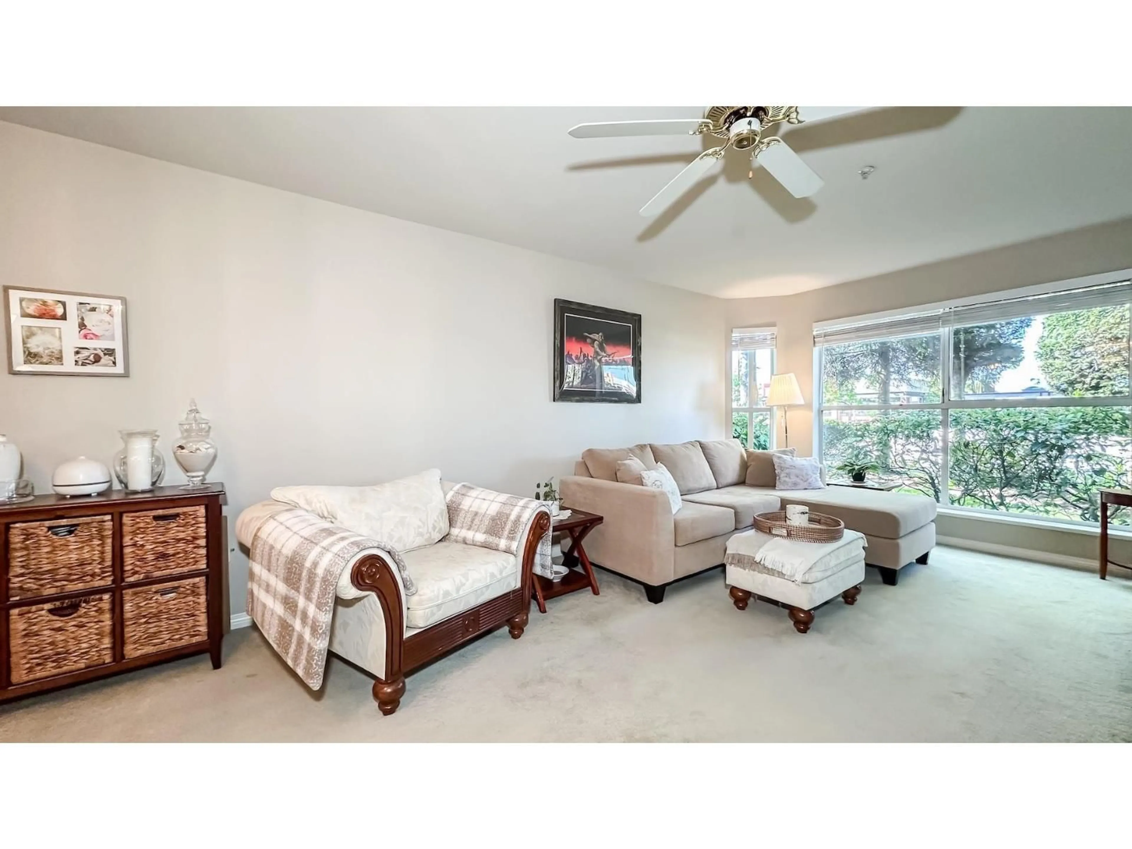 Living room with furniture, unknown for 110 - 7171 121 STREET, Surrey British Columbia V3W1G9