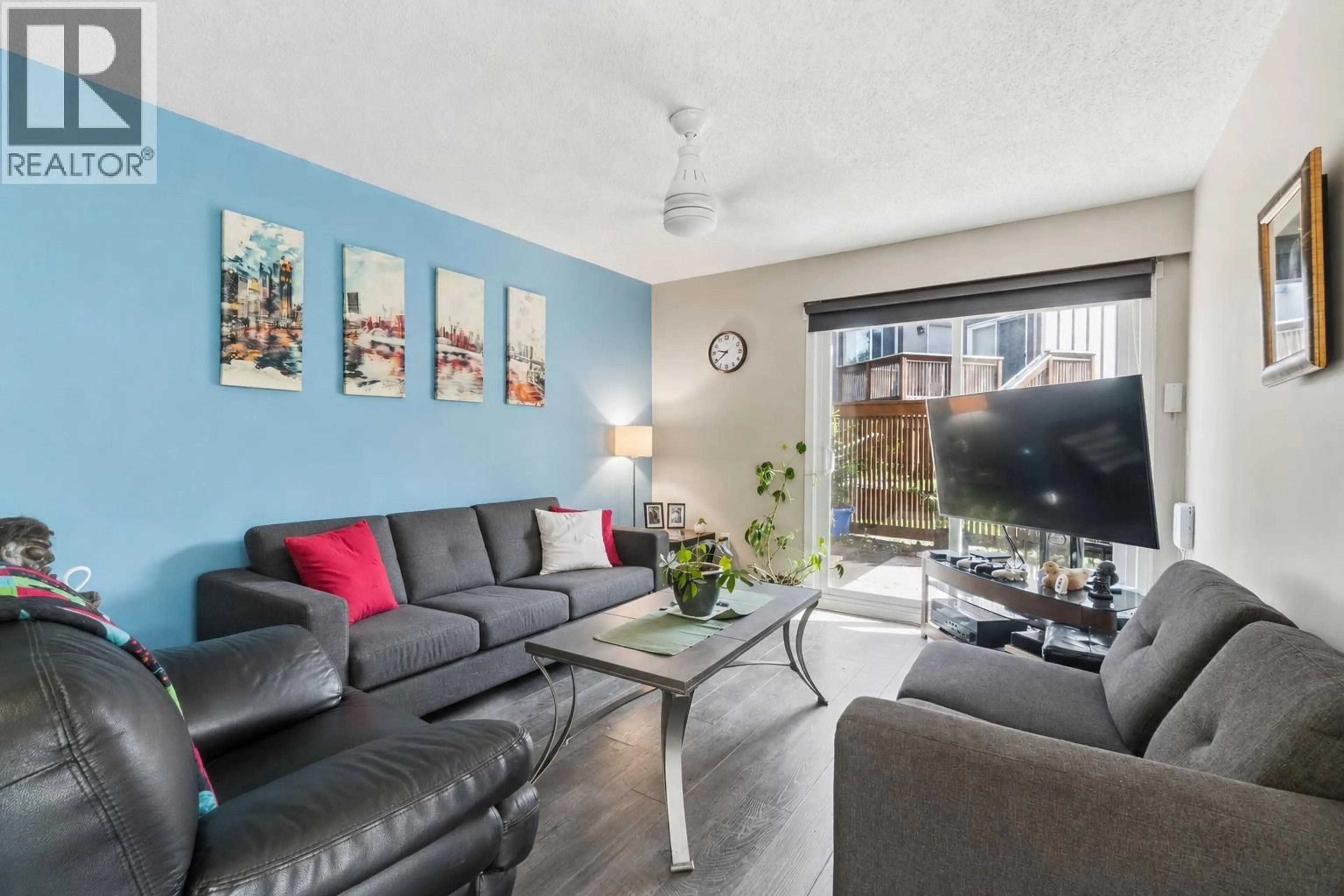 Living room with furniture, unknown for 2 - 310 HIGHLAND WAY, Port Moody British Columbia V3H3V7