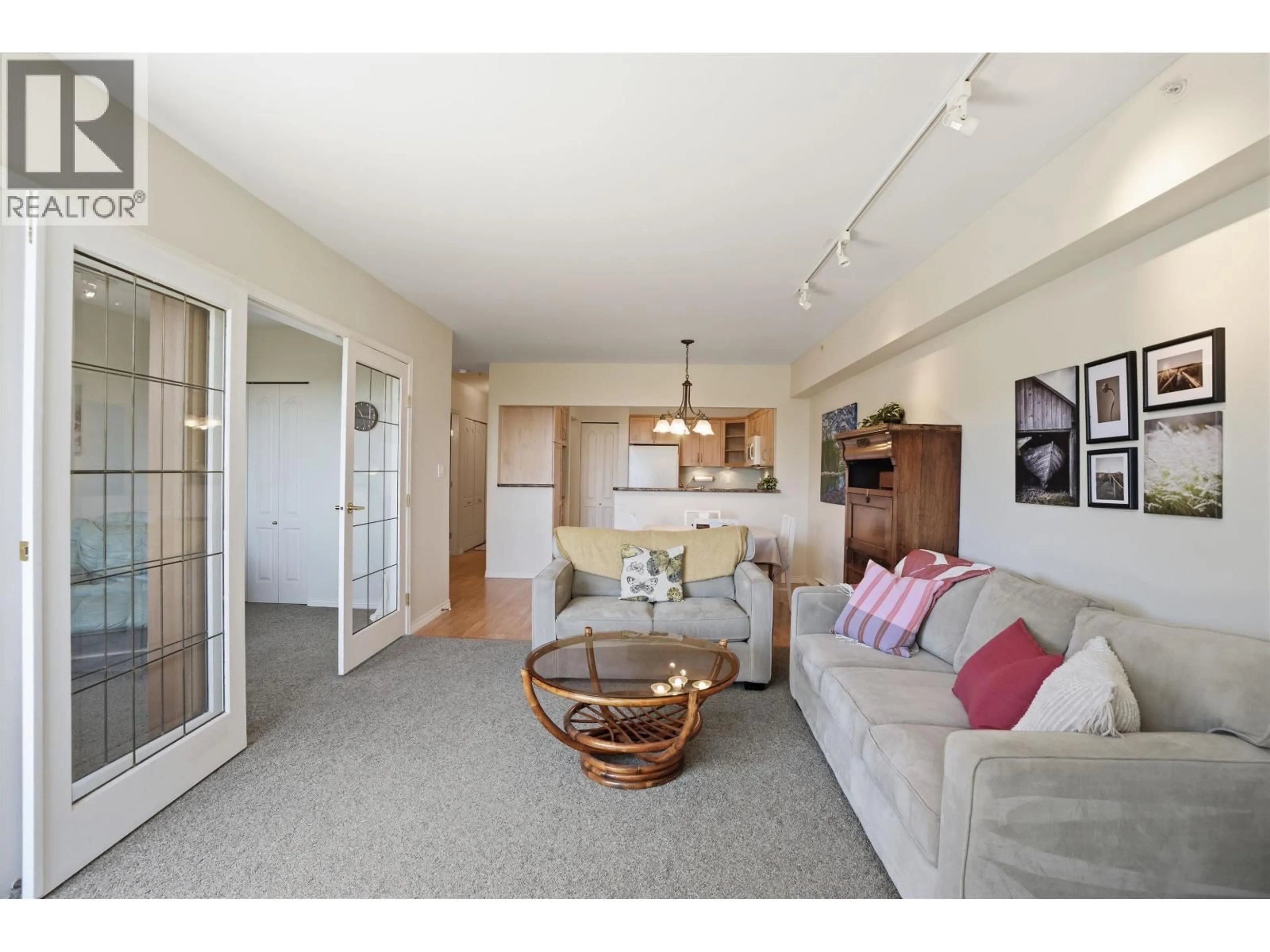 Living room with furniture, unknown for 302 - 5780 TRAIL AVENUE, Sechelt British Columbia V7Z0K5