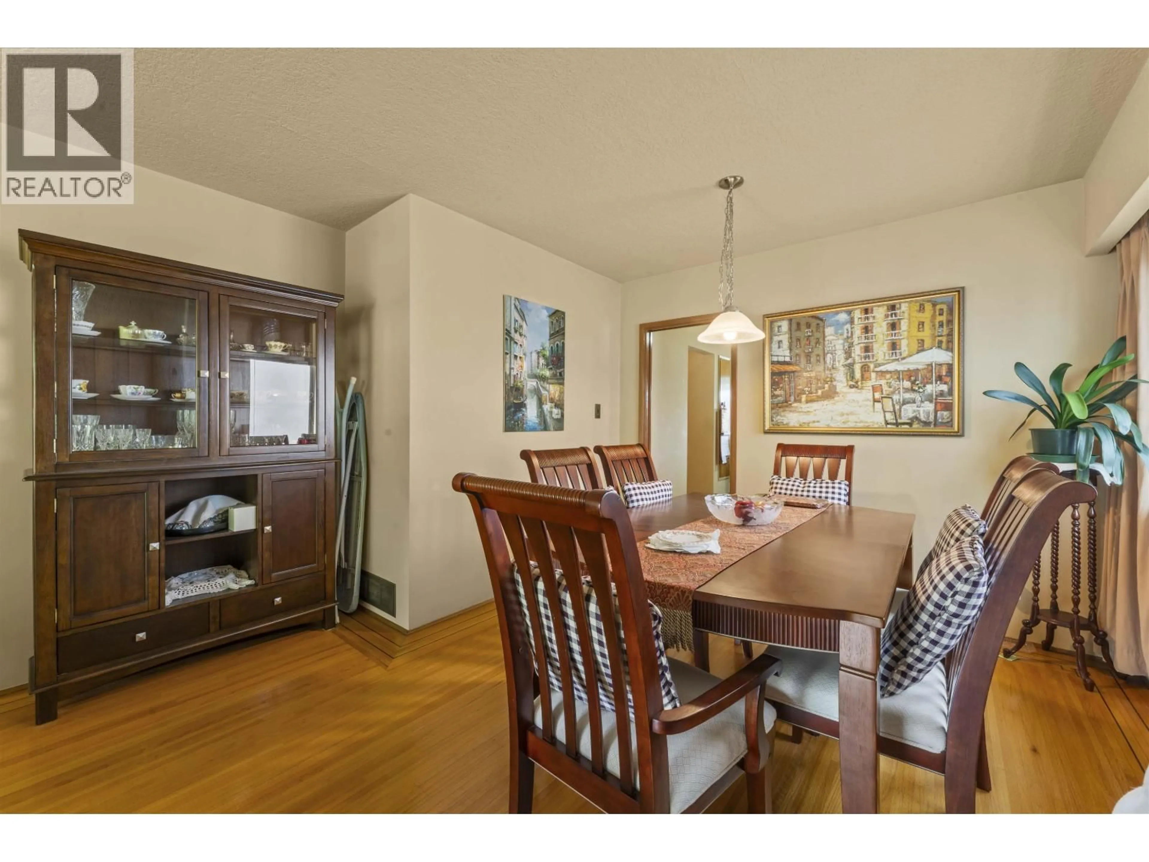 Dining room, wood/laminate floor for 2666 WAVERLEY AVENUE, Vancouver British Columbia V5S1E7