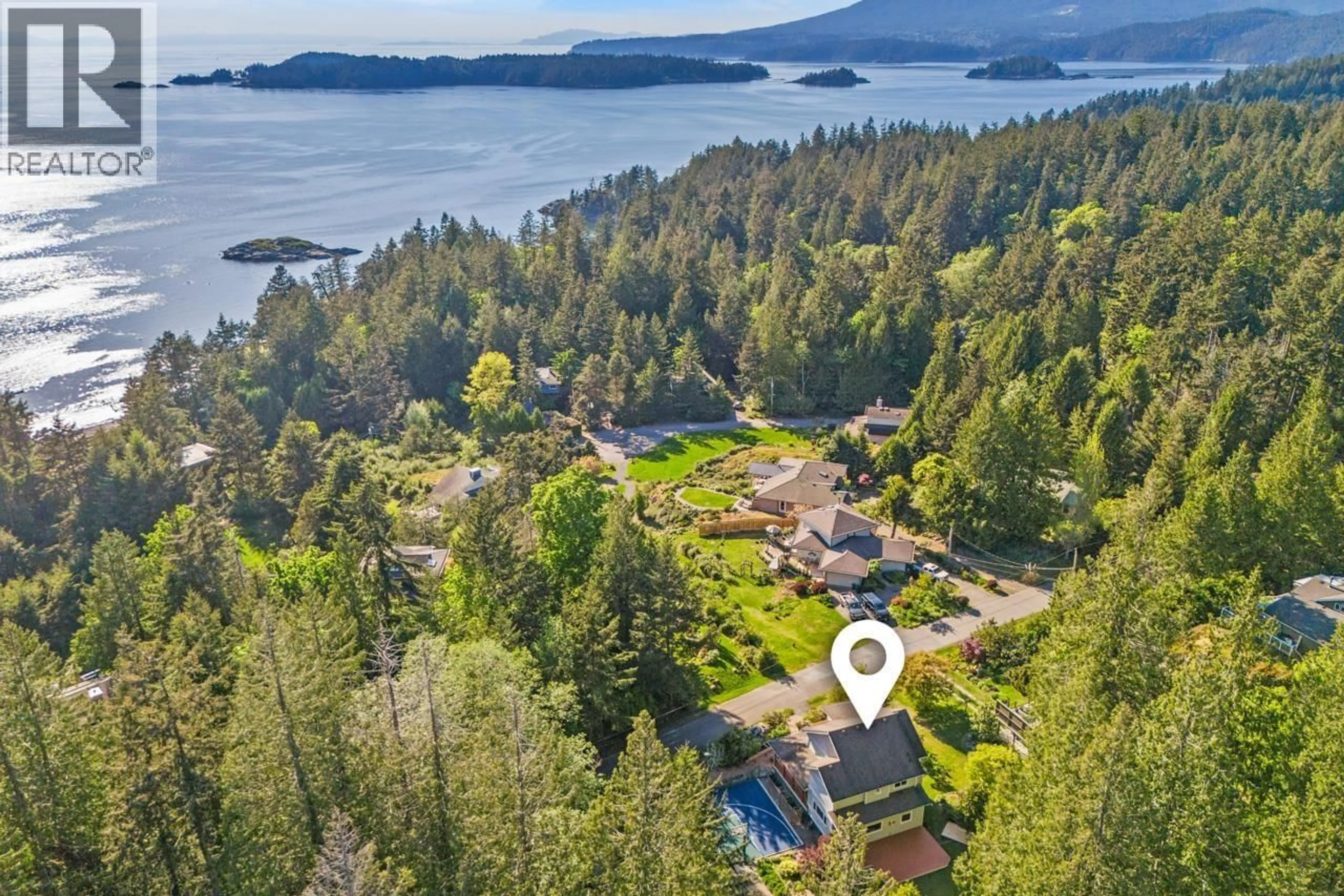 A pic from outside/outdoor area/front of a property/back of a property/a pic from drone, water/lake/river/ocean view for 483 BRAEWOOD PLACE, Bowen Island British Columbia V0N1G2