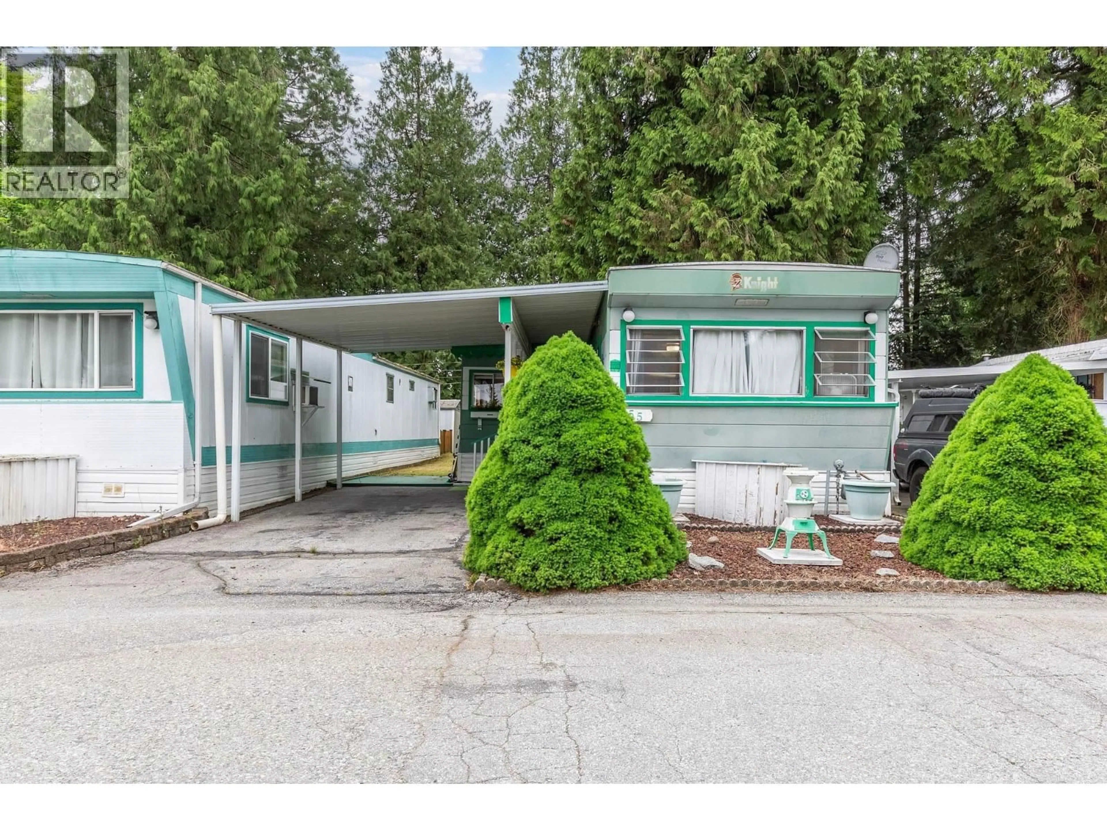 Home with vinyl exterior material, street for 55 - 21163 LOUGHEED HIGHWAY, Maple Ridge British Columbia V2X2R4