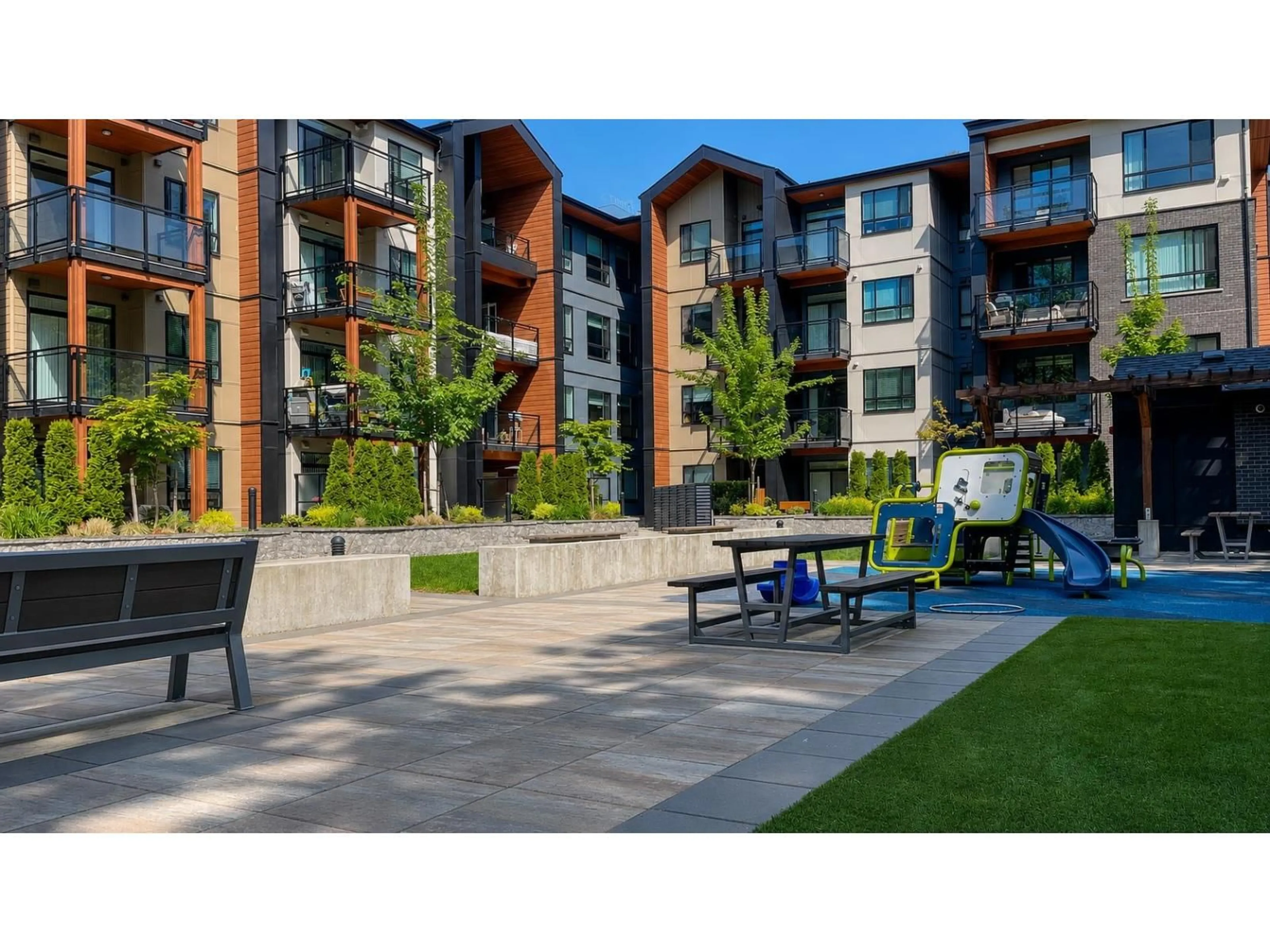 Patio, street for 203 - 32690 14TH AVENUE, Mission British Columbia V2V0K5