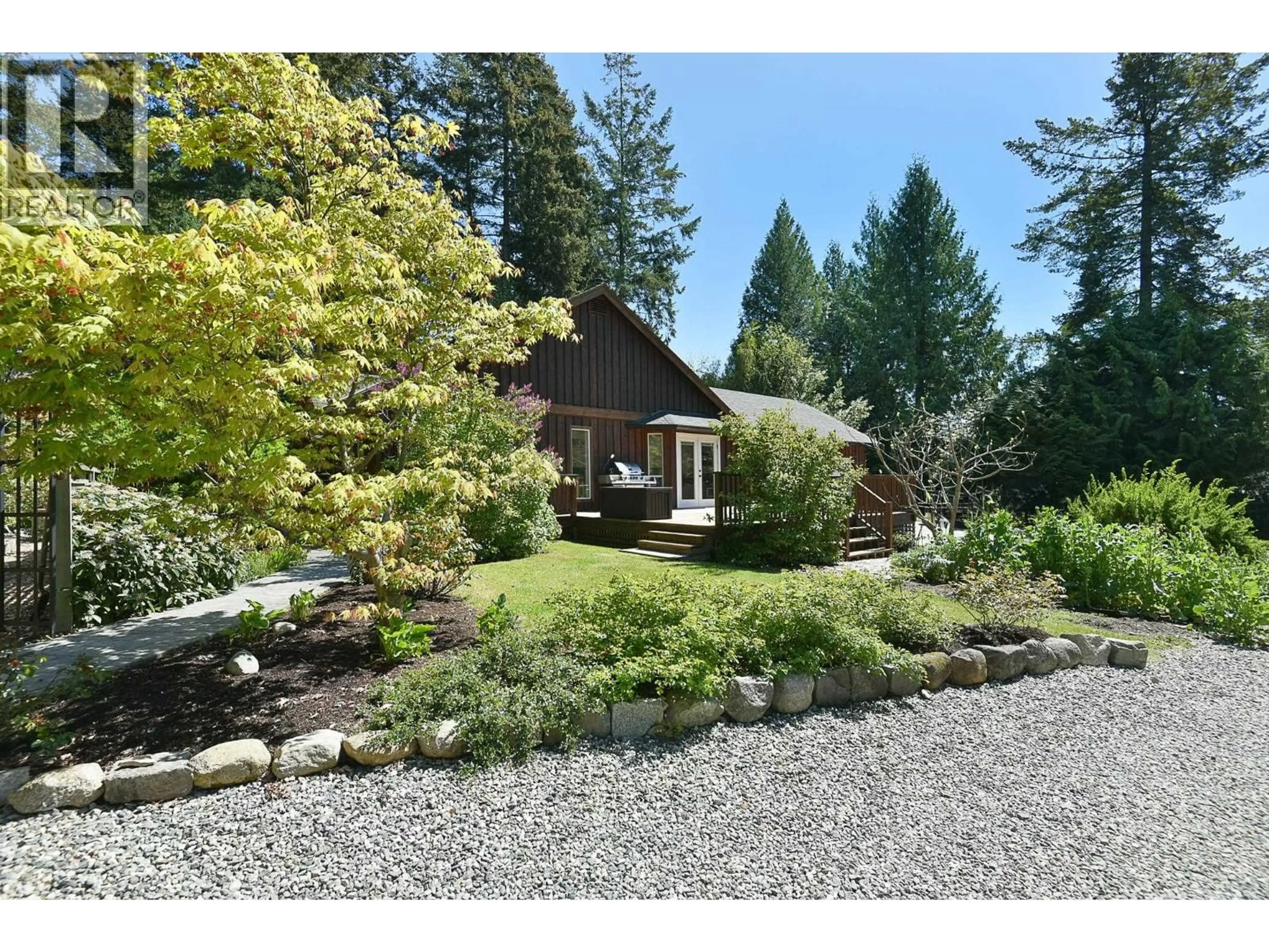 A pic from outside/outdoor area/front of a property/back of a property/a pic from drone, unknown for 8071 WILDWOOD ROAD, Halfmoon Bay British Columbia V7Z1A8