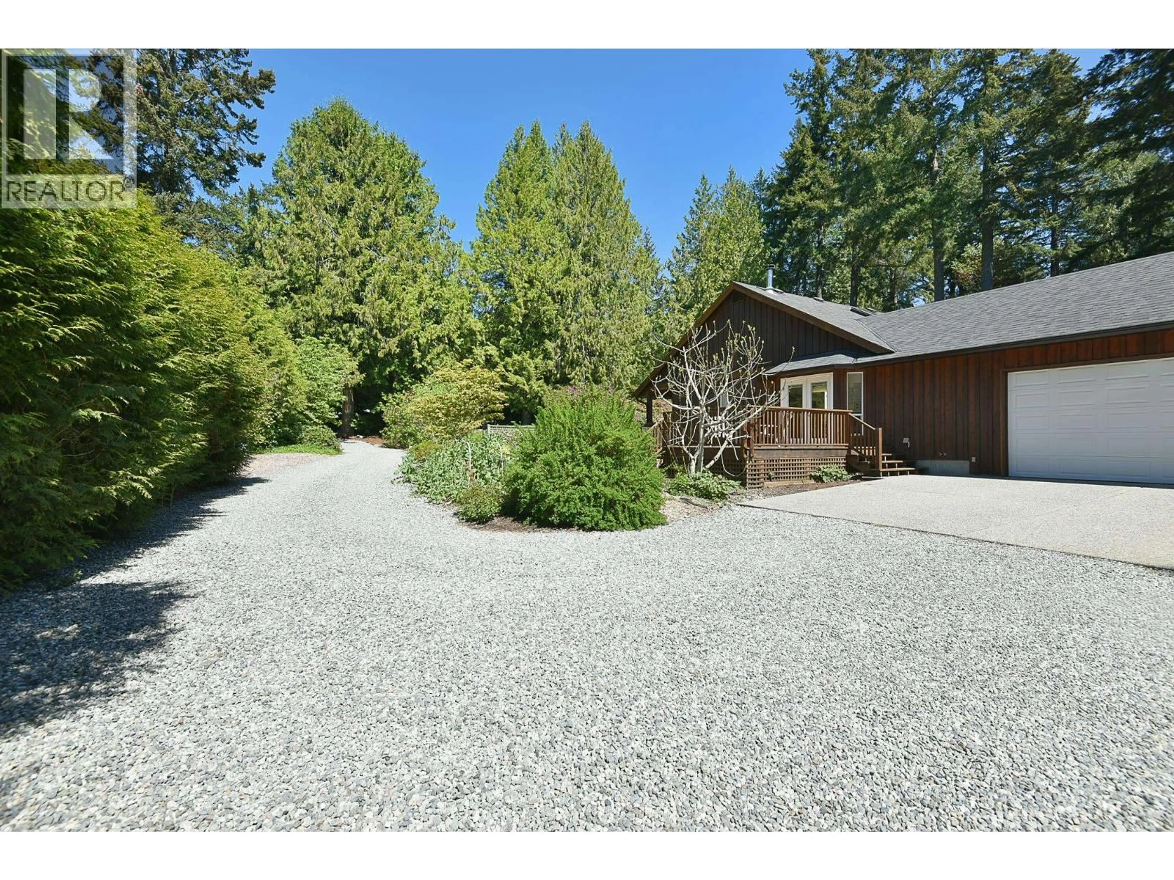 A pic from outside/outdoor area/front of a property/back of a property/a pic from drone, unknown for 8071 WILDWOOD ROAD, Halfmoon Bay British Columbia V7Z1A8