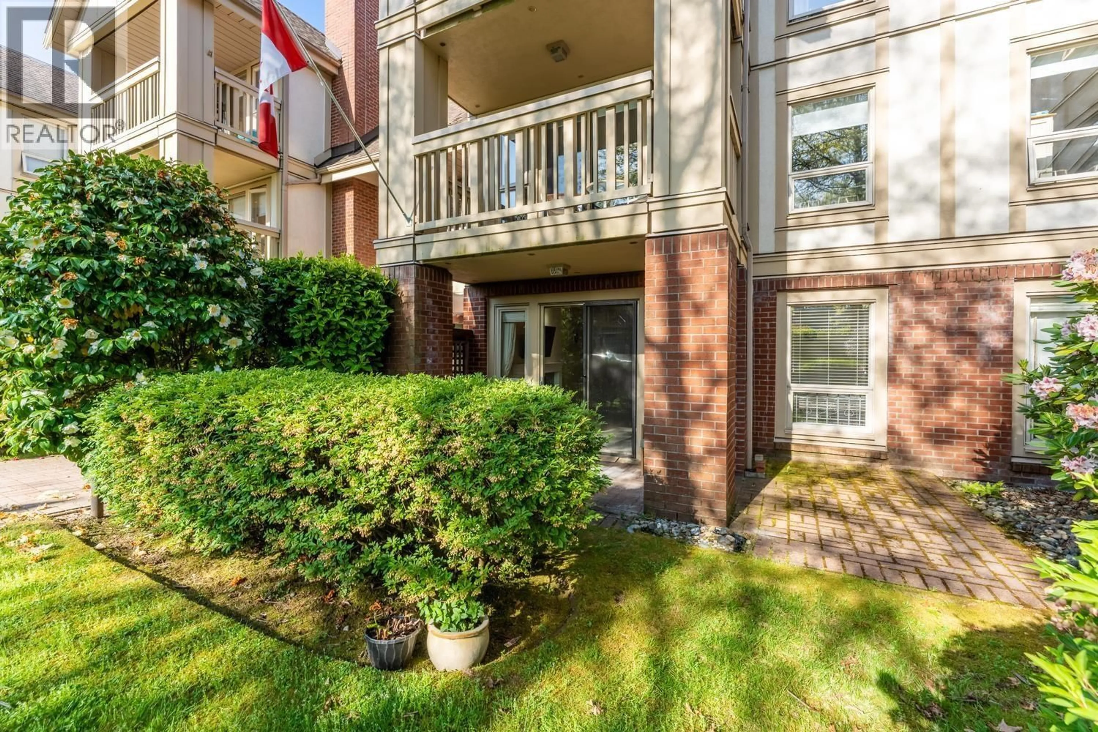 Patio, street for 101 - 843 22ND STREET, West Vancouver British Columbia V7V4C1