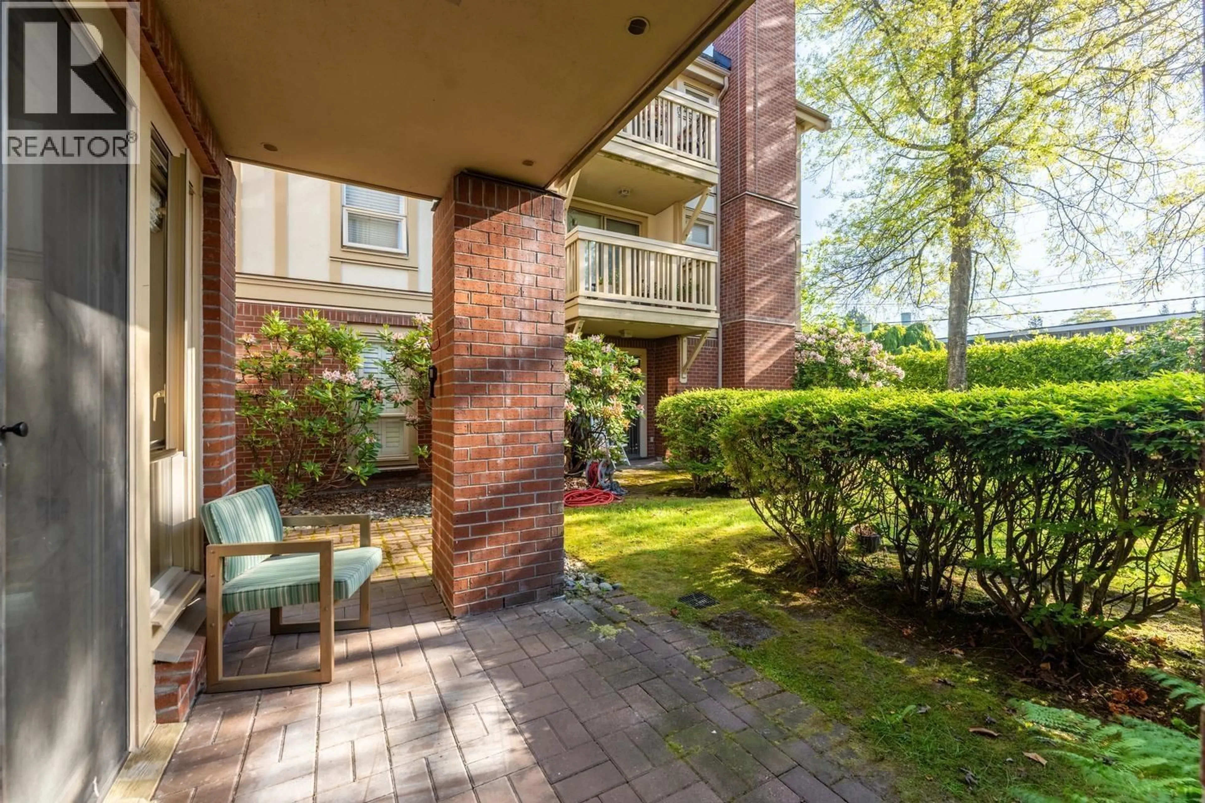 Patio, street for 101 - 843 22ND STREET, West Vancouver British Columbia V7V4C1