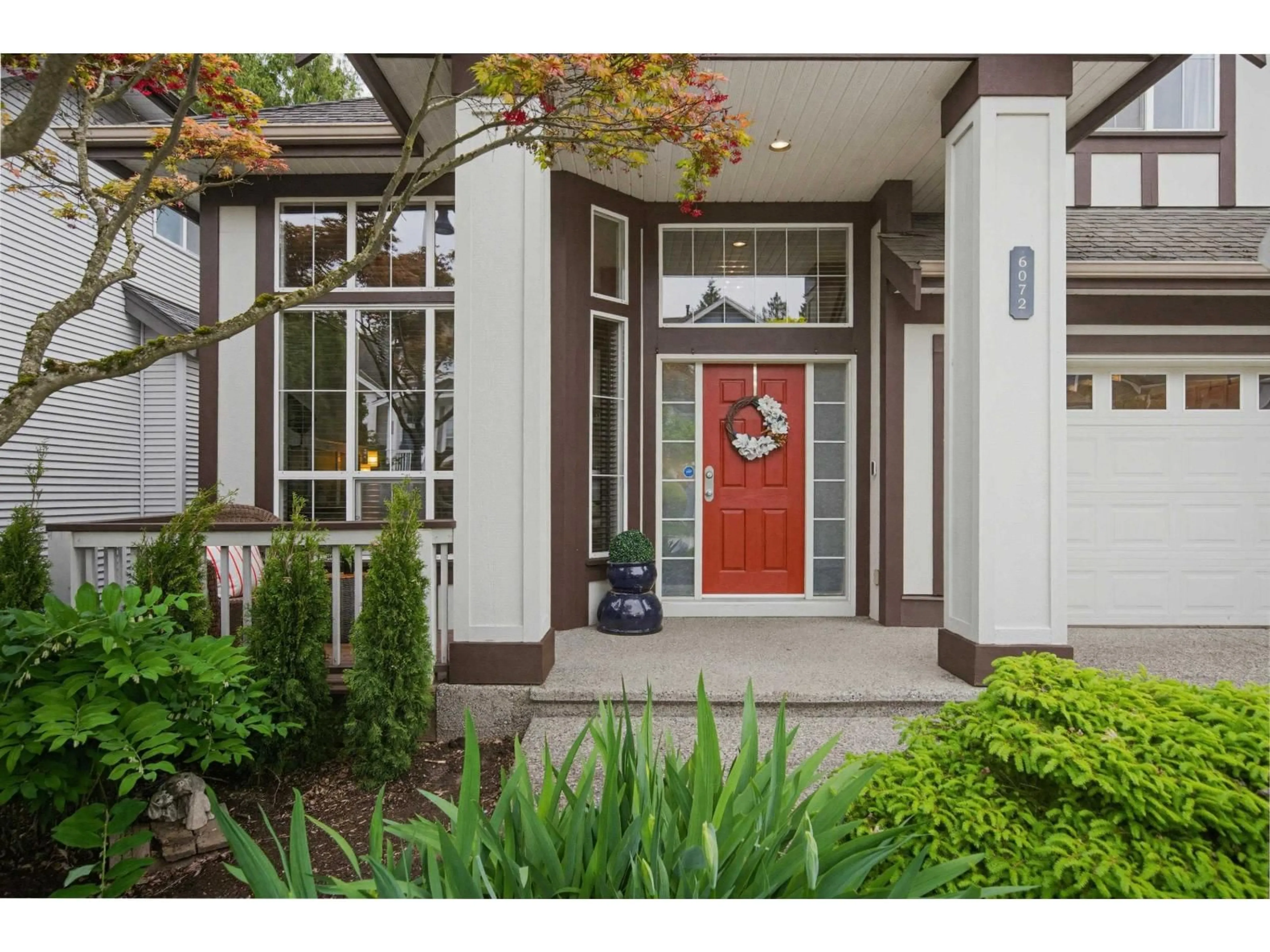 Indoor entryway for 6072 165 STREET, Surrey British Columbia V3S5V4